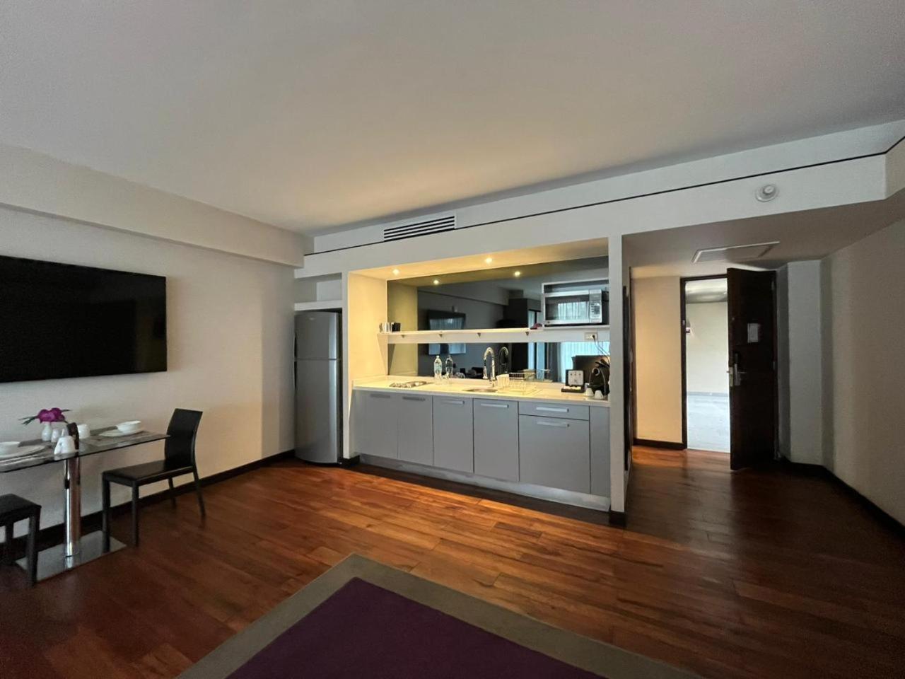 Master Suite with Two Double Beds