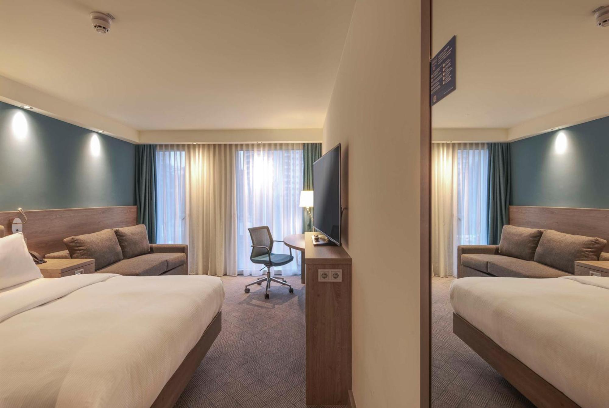 Queen Room