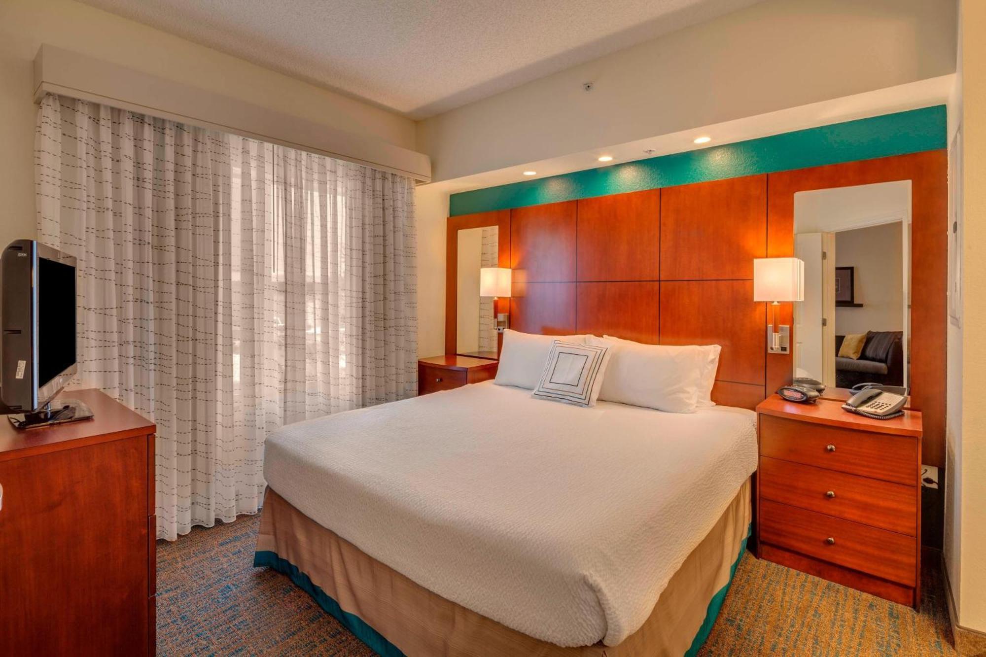One-Bedroom King Suite