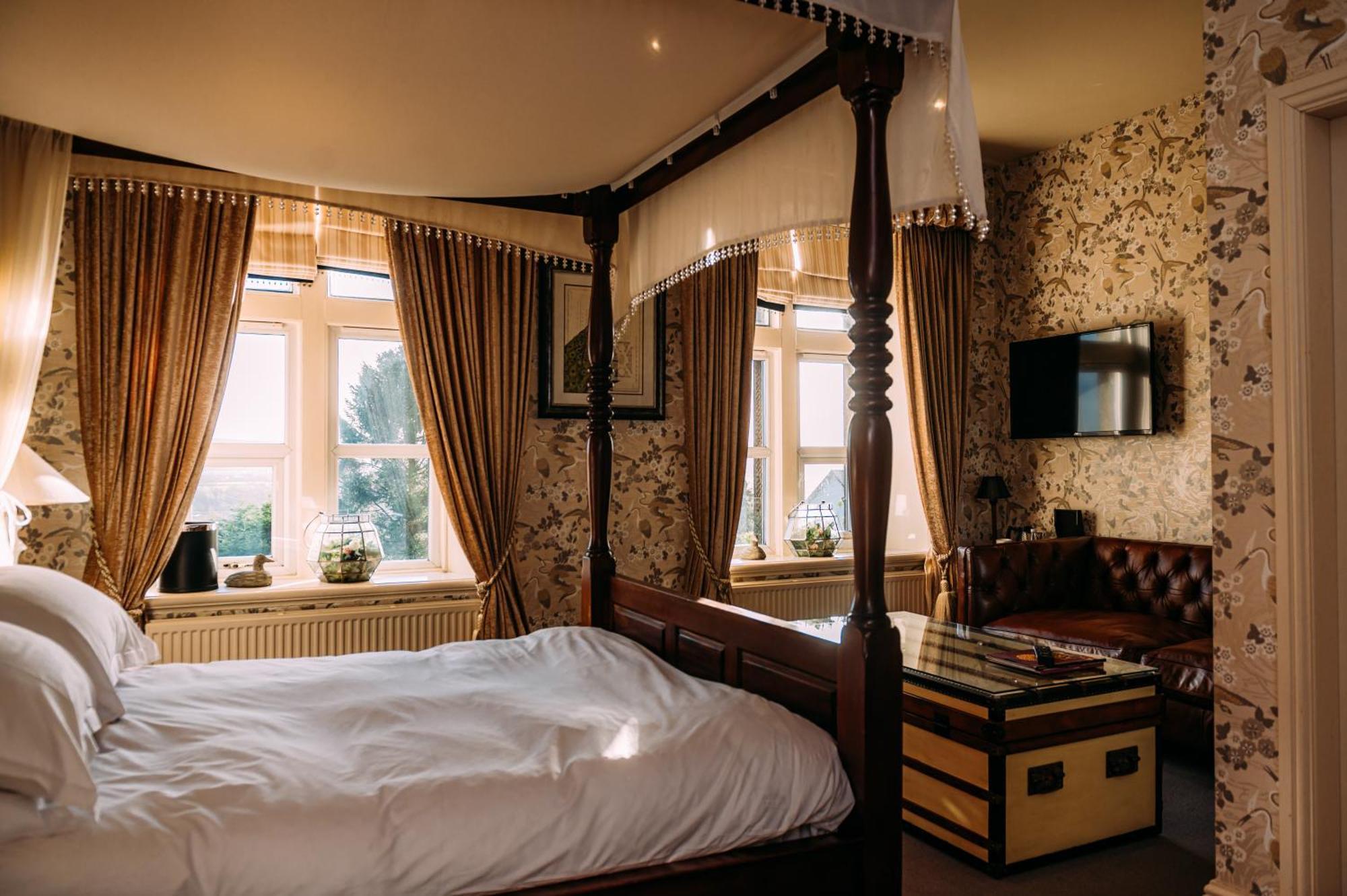 Suite Ensuite Four Poster