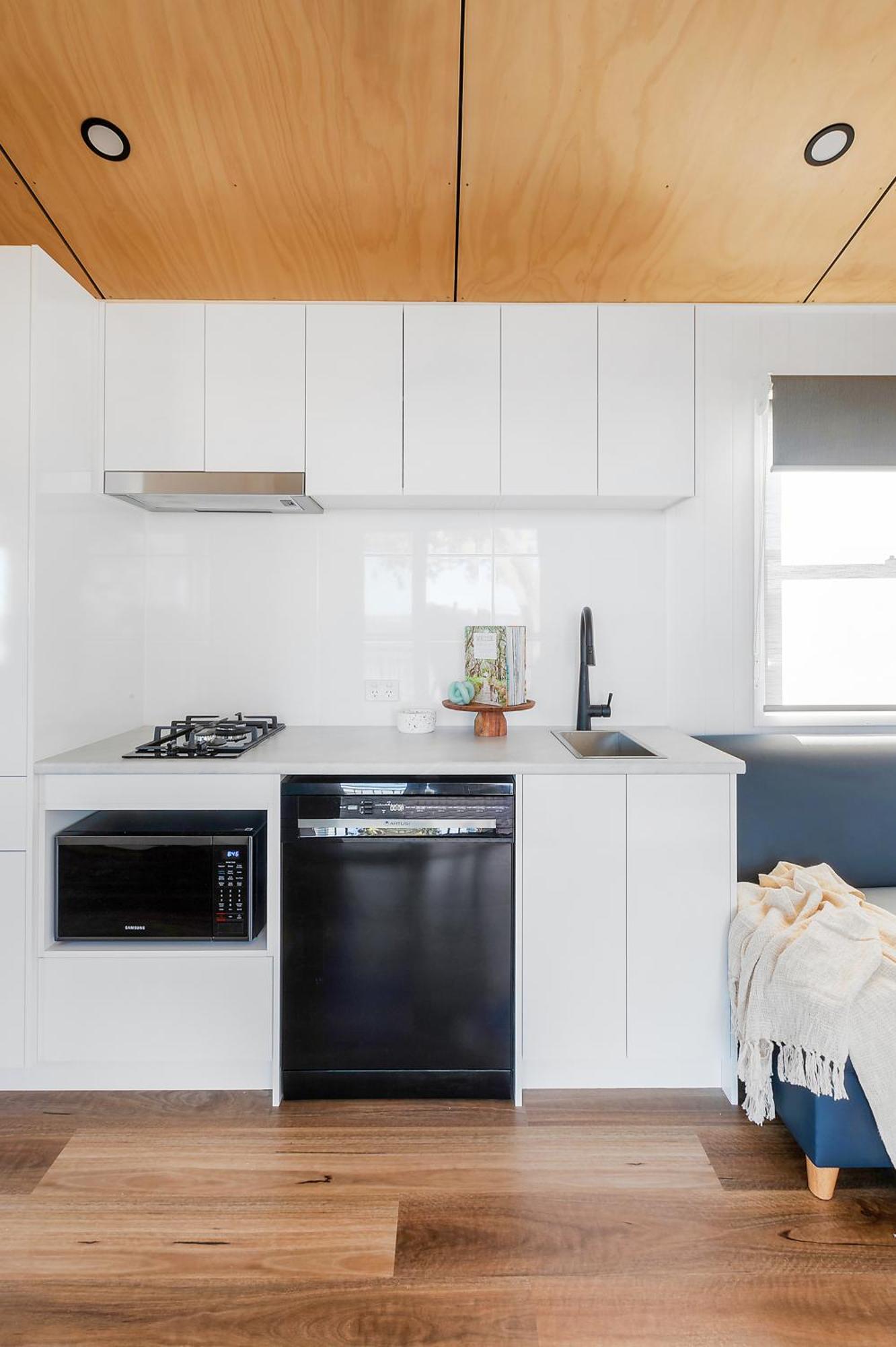 Premium Tiny Home - Sleeps 2 - Dog Friendly