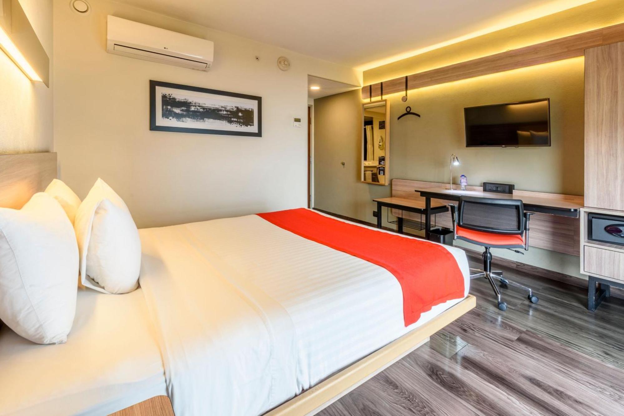 Queen Room