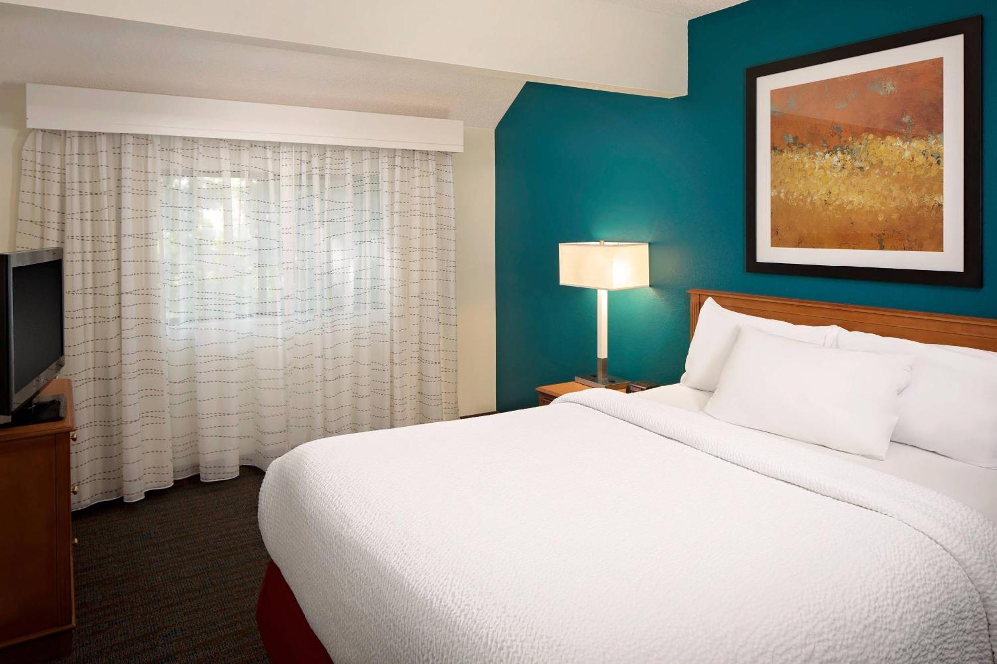 Two-Bedroom Suite,1674710768:JPEG