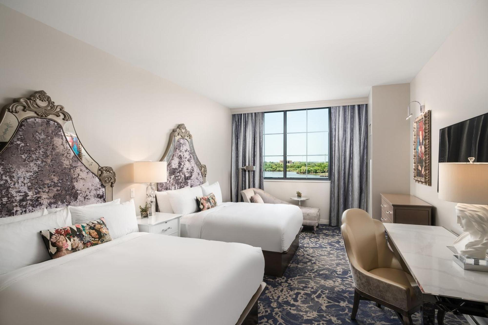 Queen Room Two Queen Beds River View