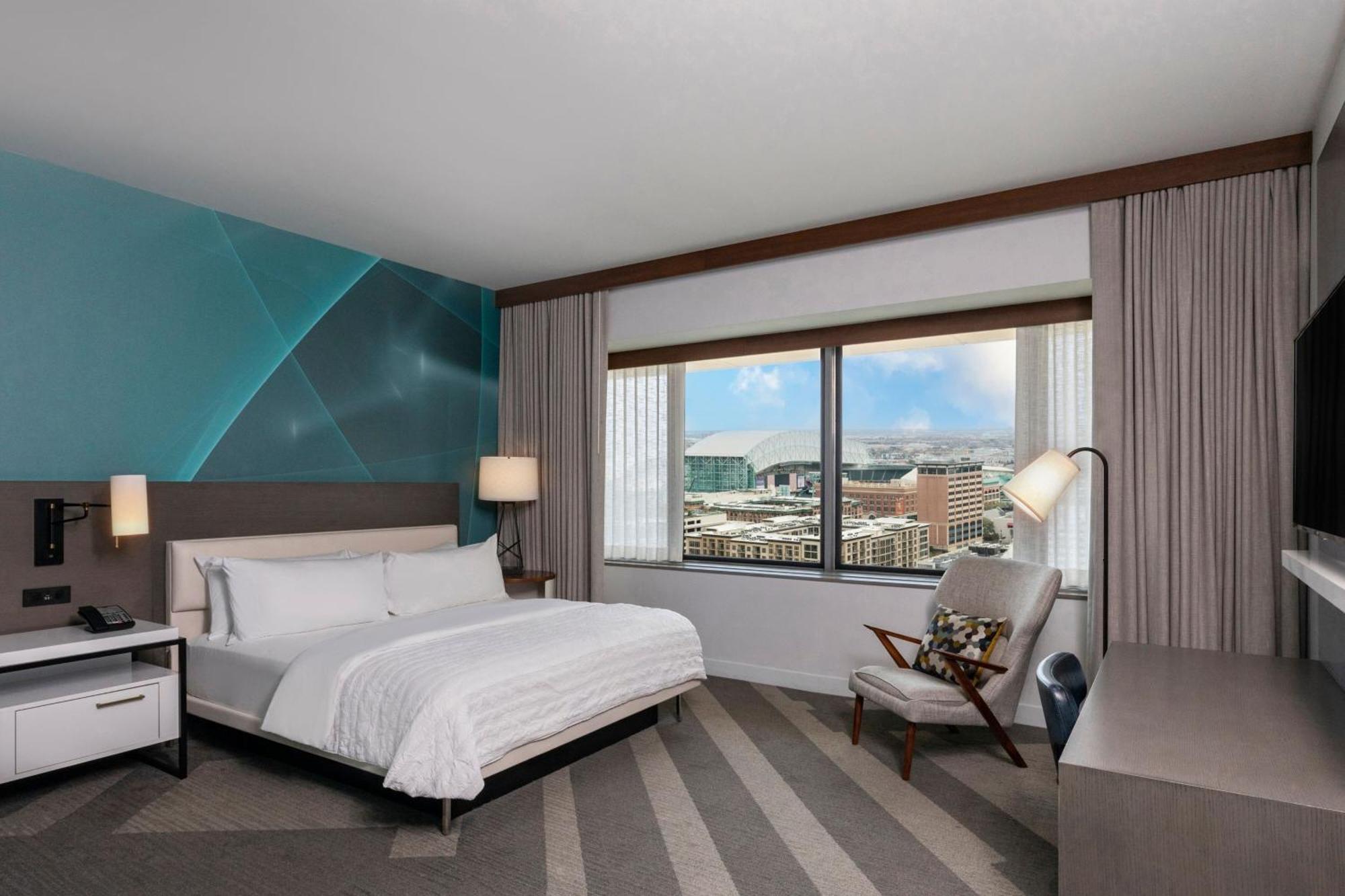 Premium King Room City View