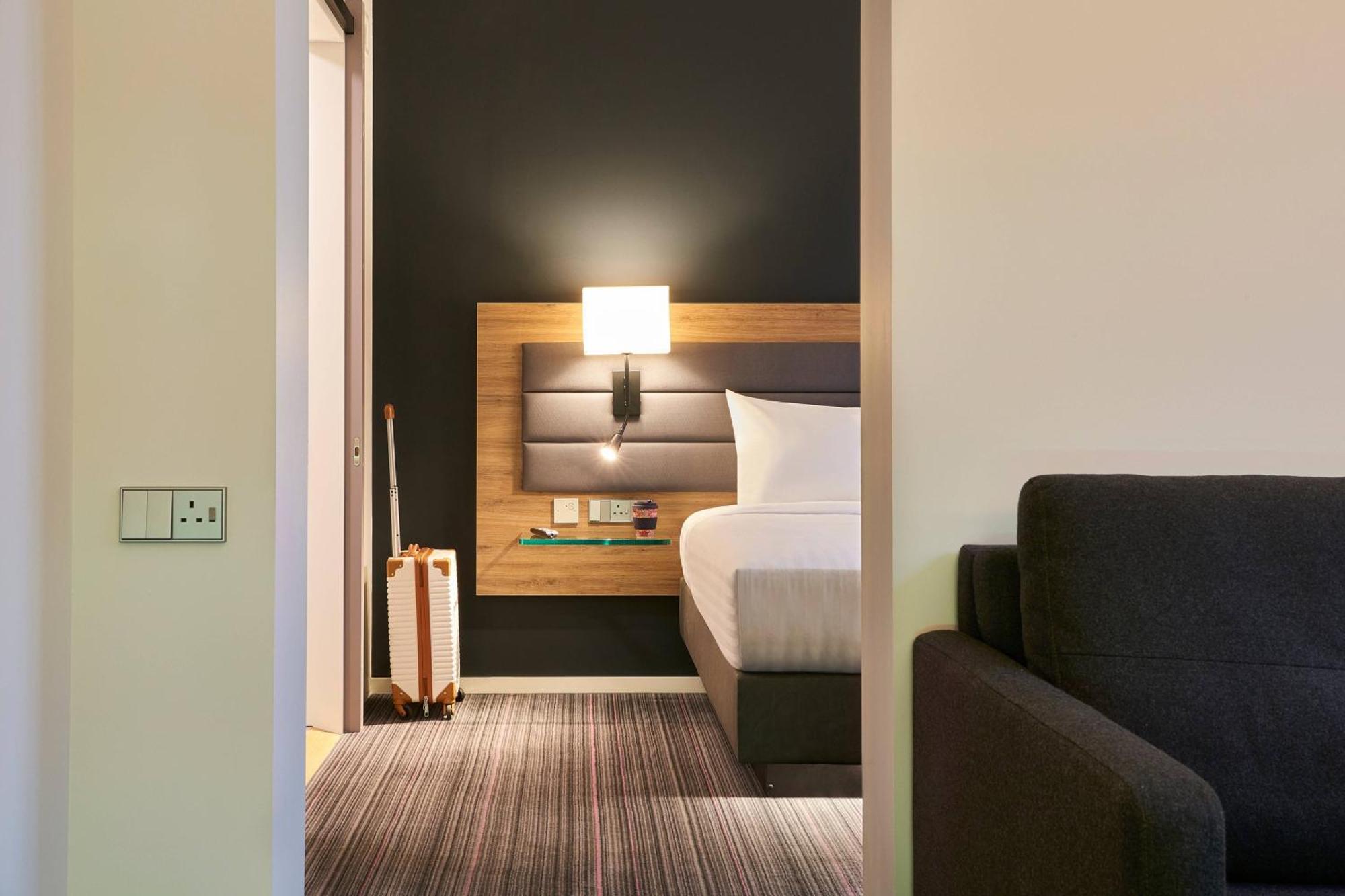 Moxy Extra Sleeper Room