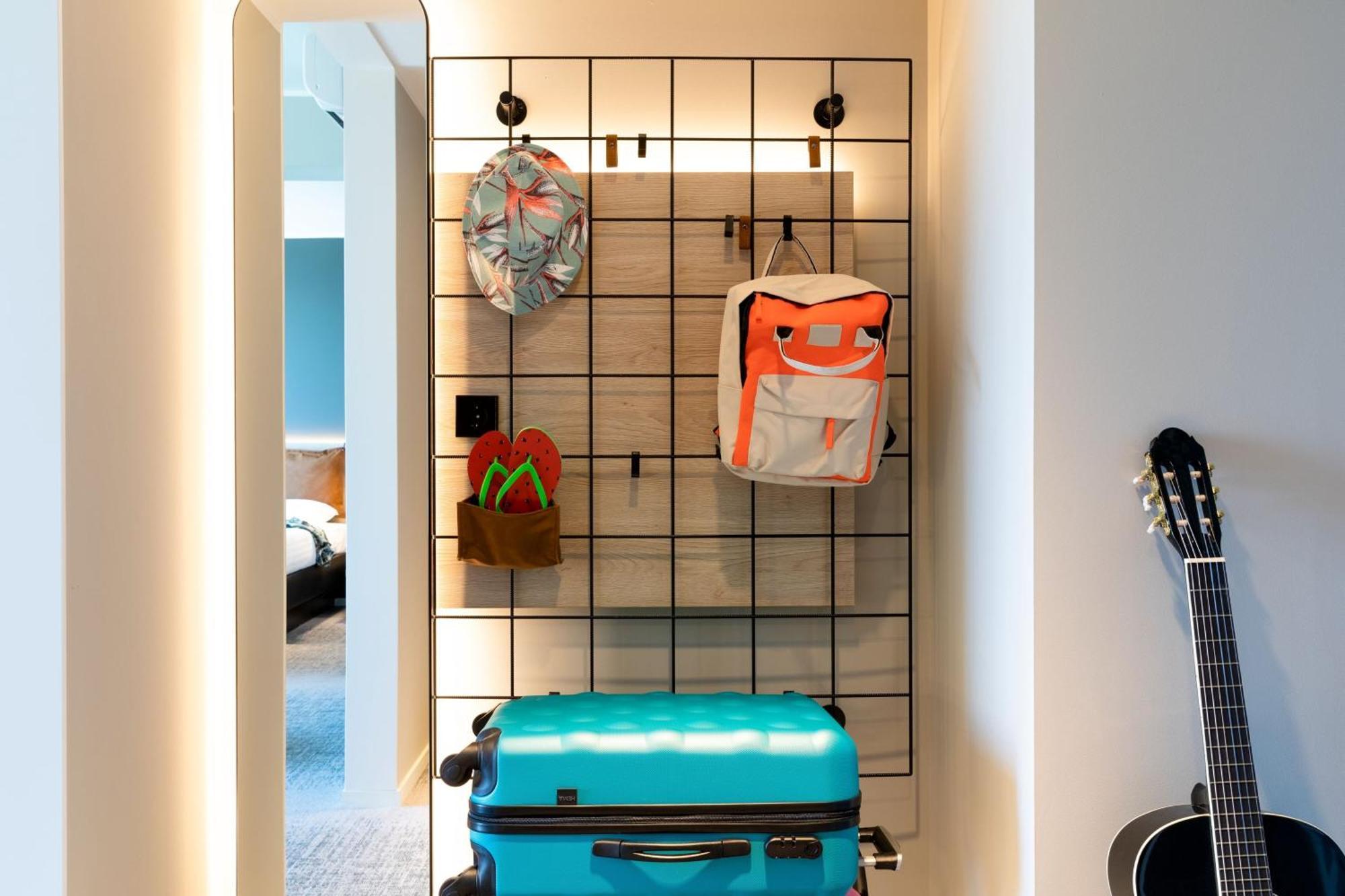 Moxy Queen Room