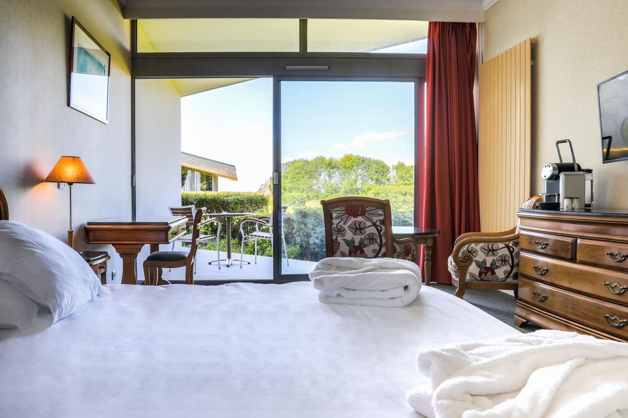 Classic Double or Twin Room Garden View