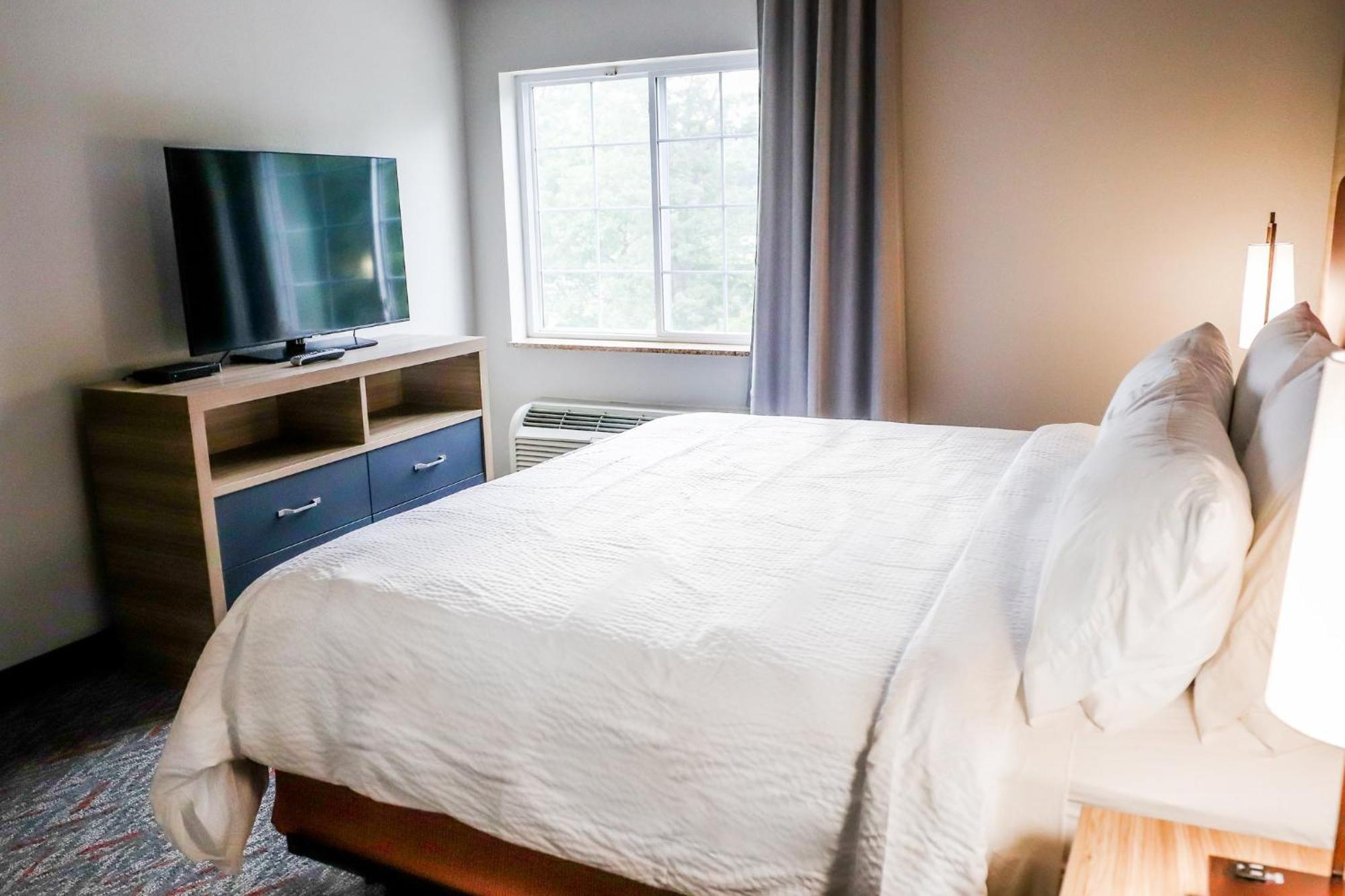 One-Bedroom King Suite
