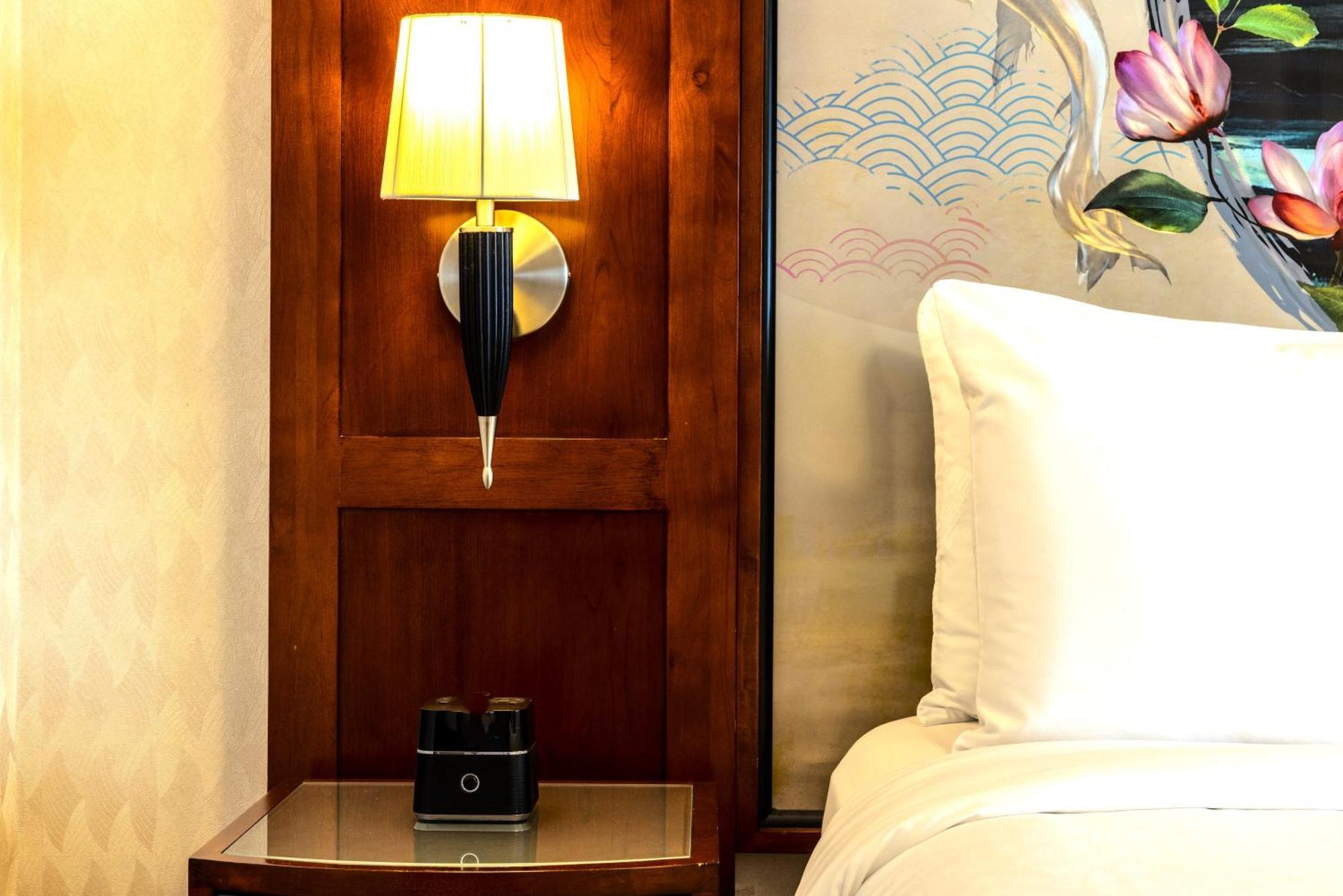King Room Mobility or Hearing Accessible Room Roll Shower Non-Smoking