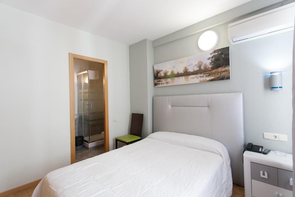 Economy Single Room