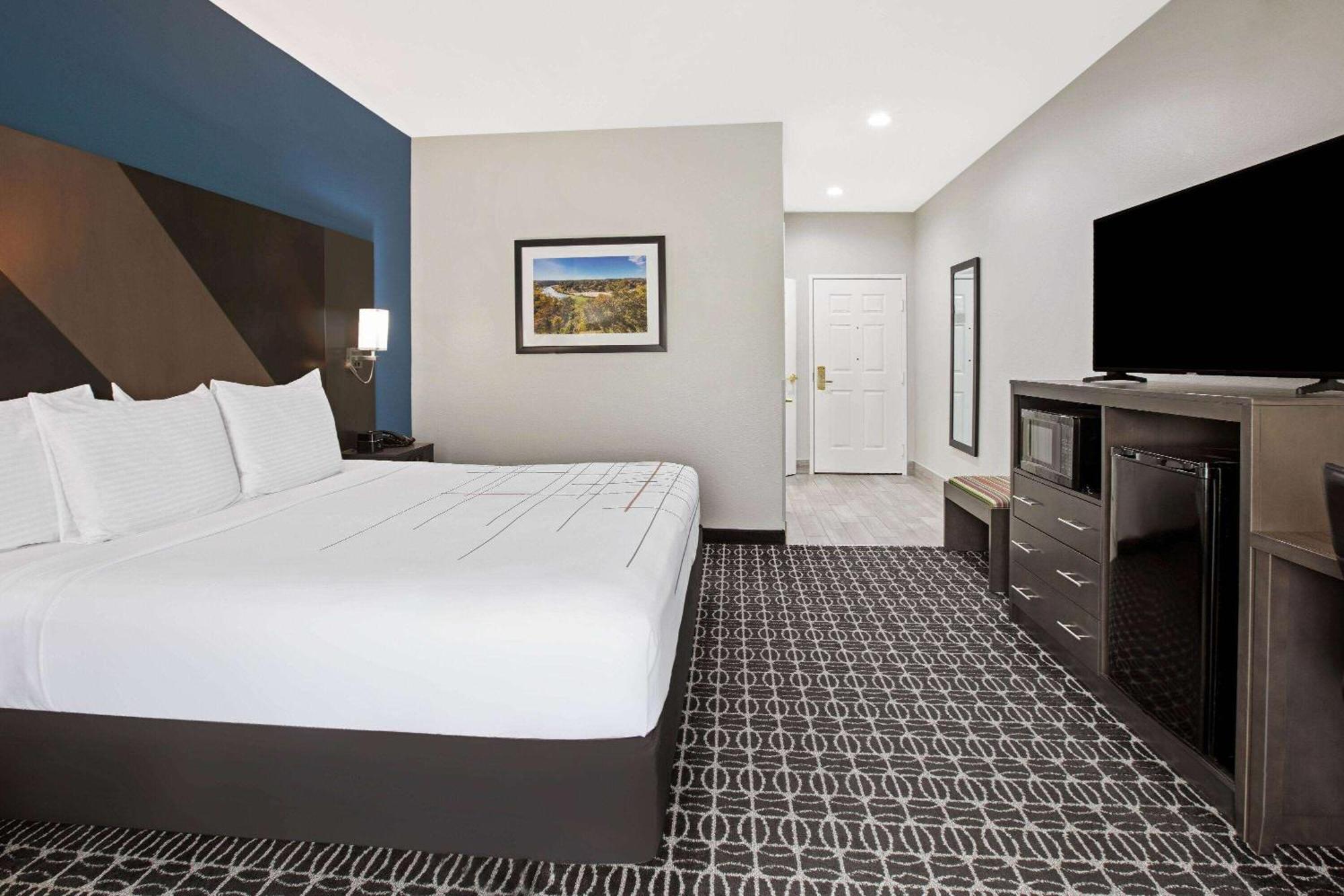 King Room Mobility Access or Non-Smoking