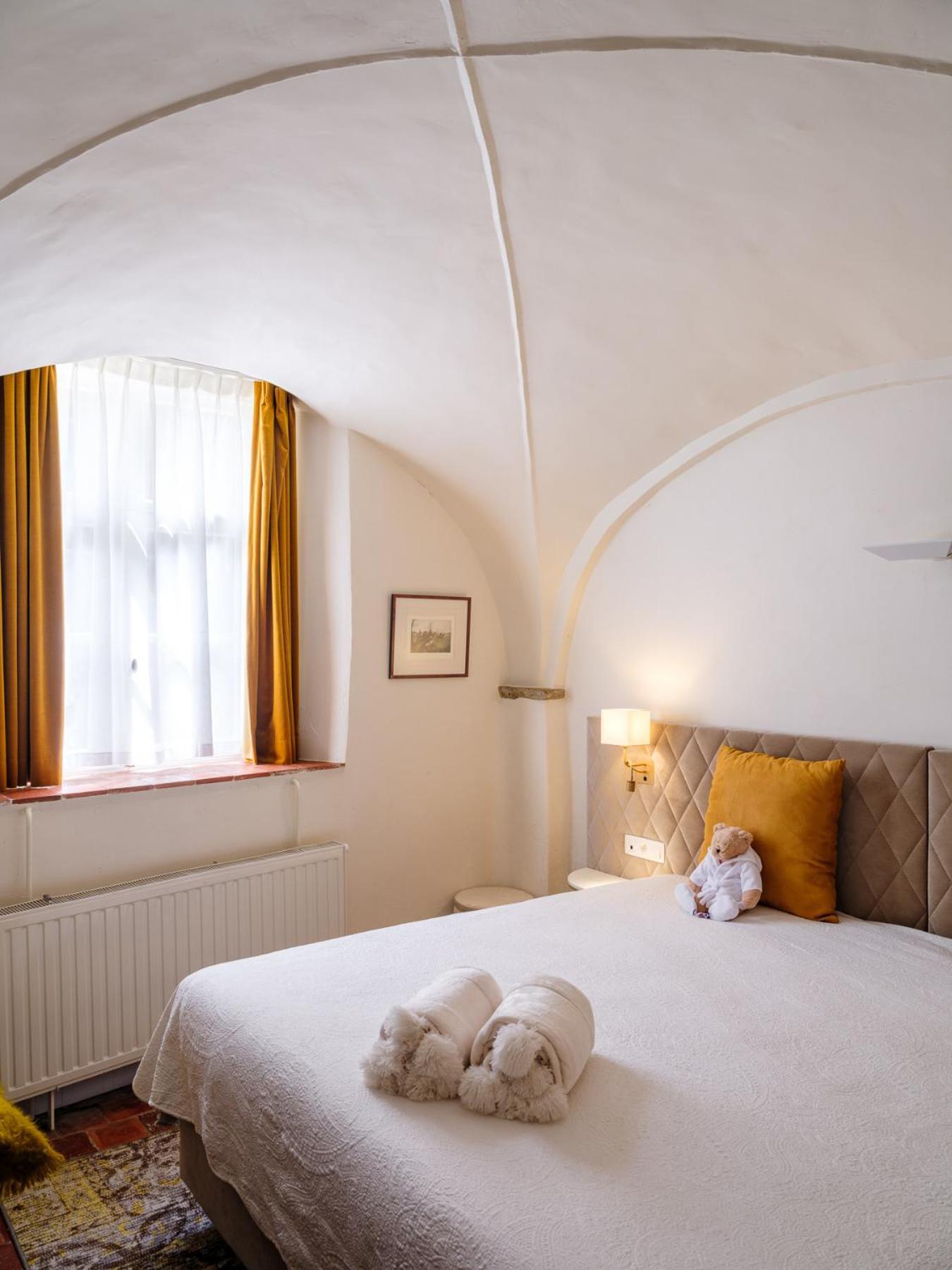 Economy Triple Room