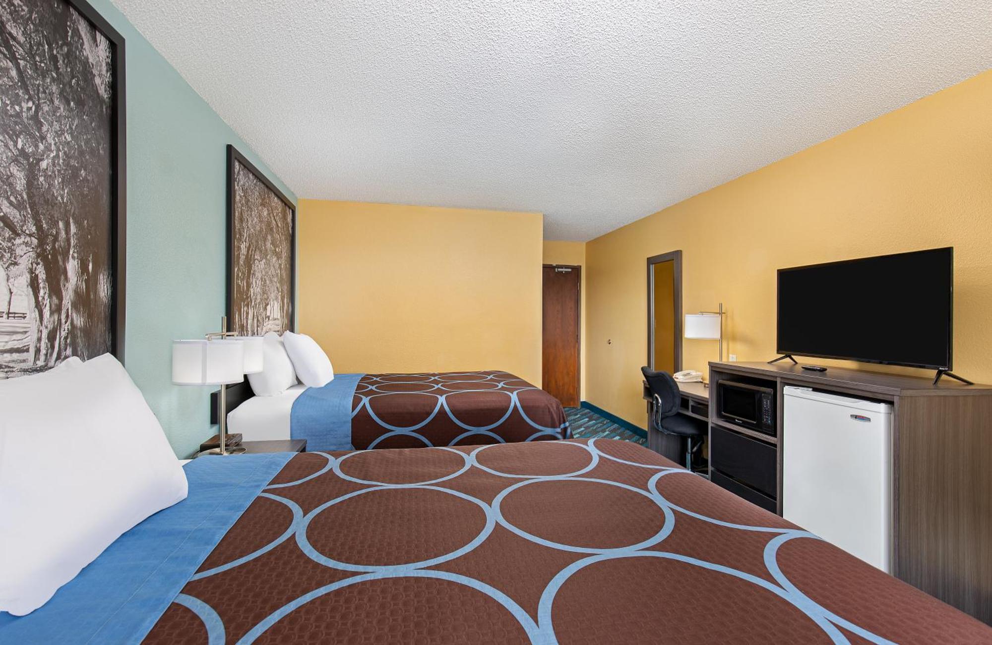 Queen Room with Two Queen Beds - Non-Smoking