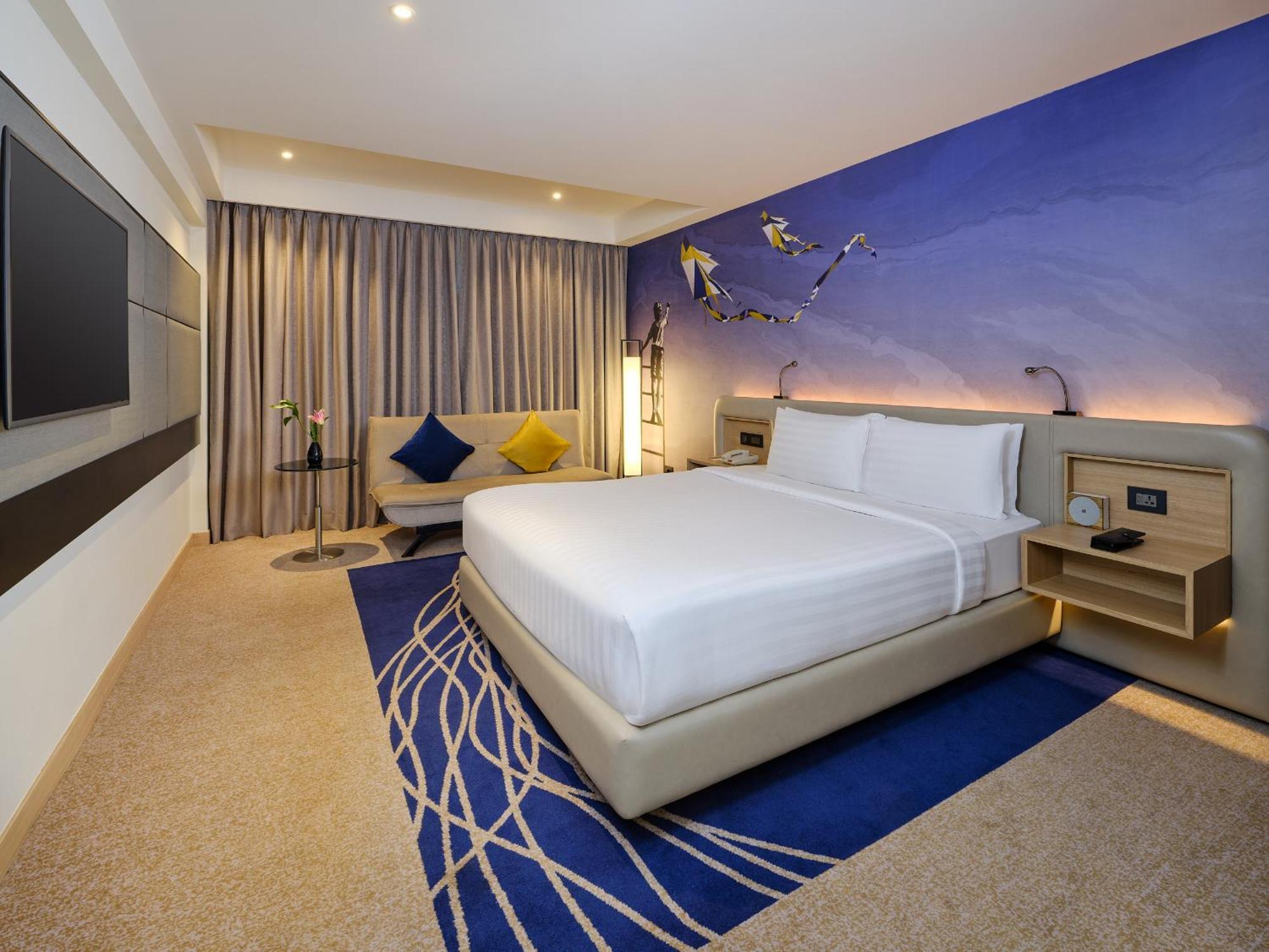 Premier King Room on Exclusive Floor Premier Lounge Access on Food & Beverage Laundry SPA