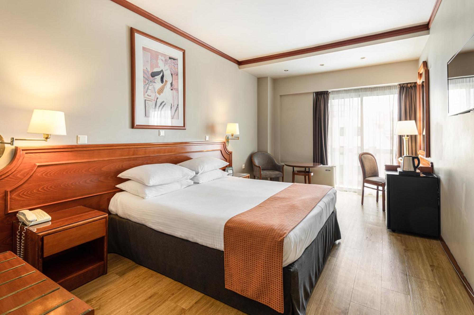 Standard Queen Room