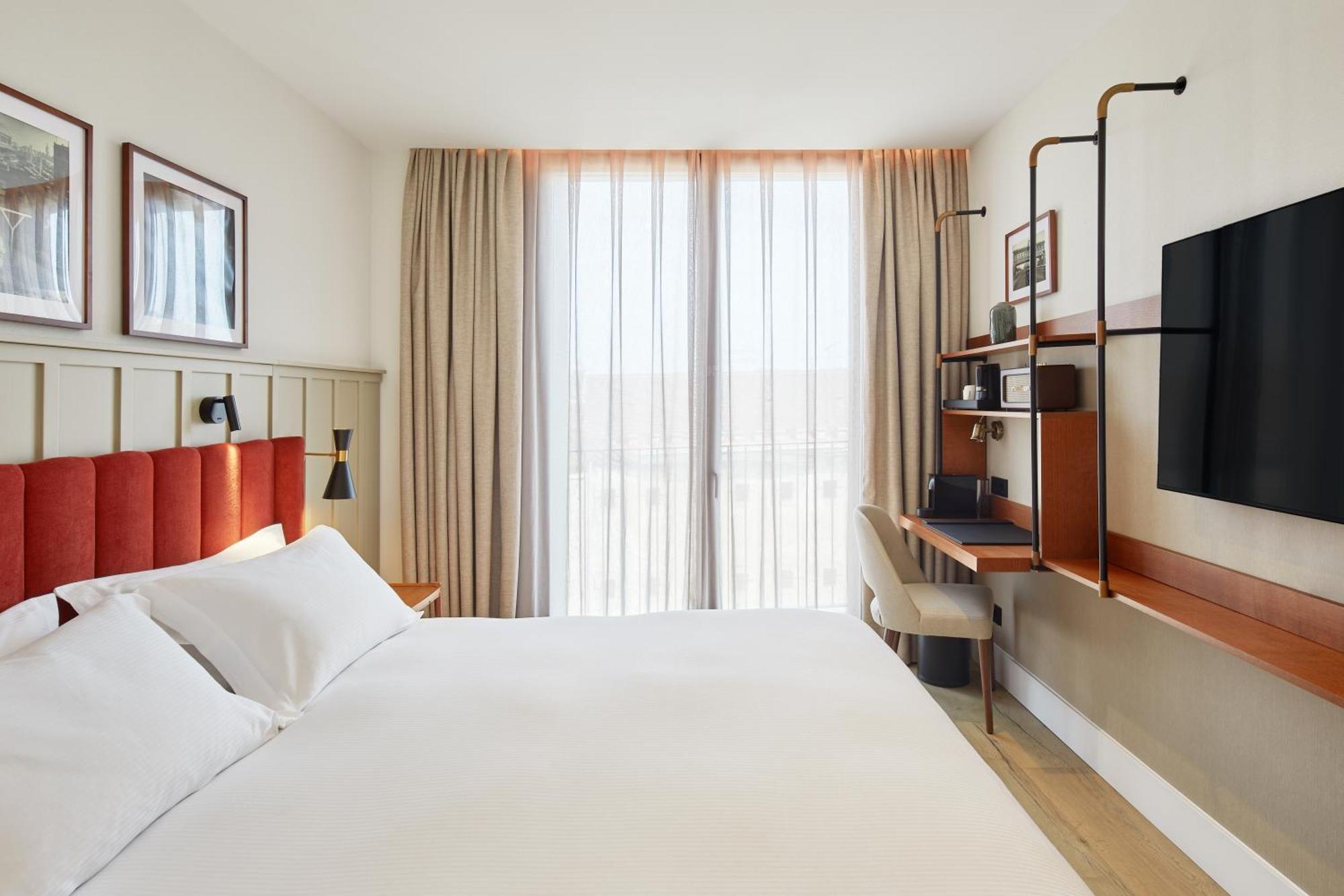 Superior King Room