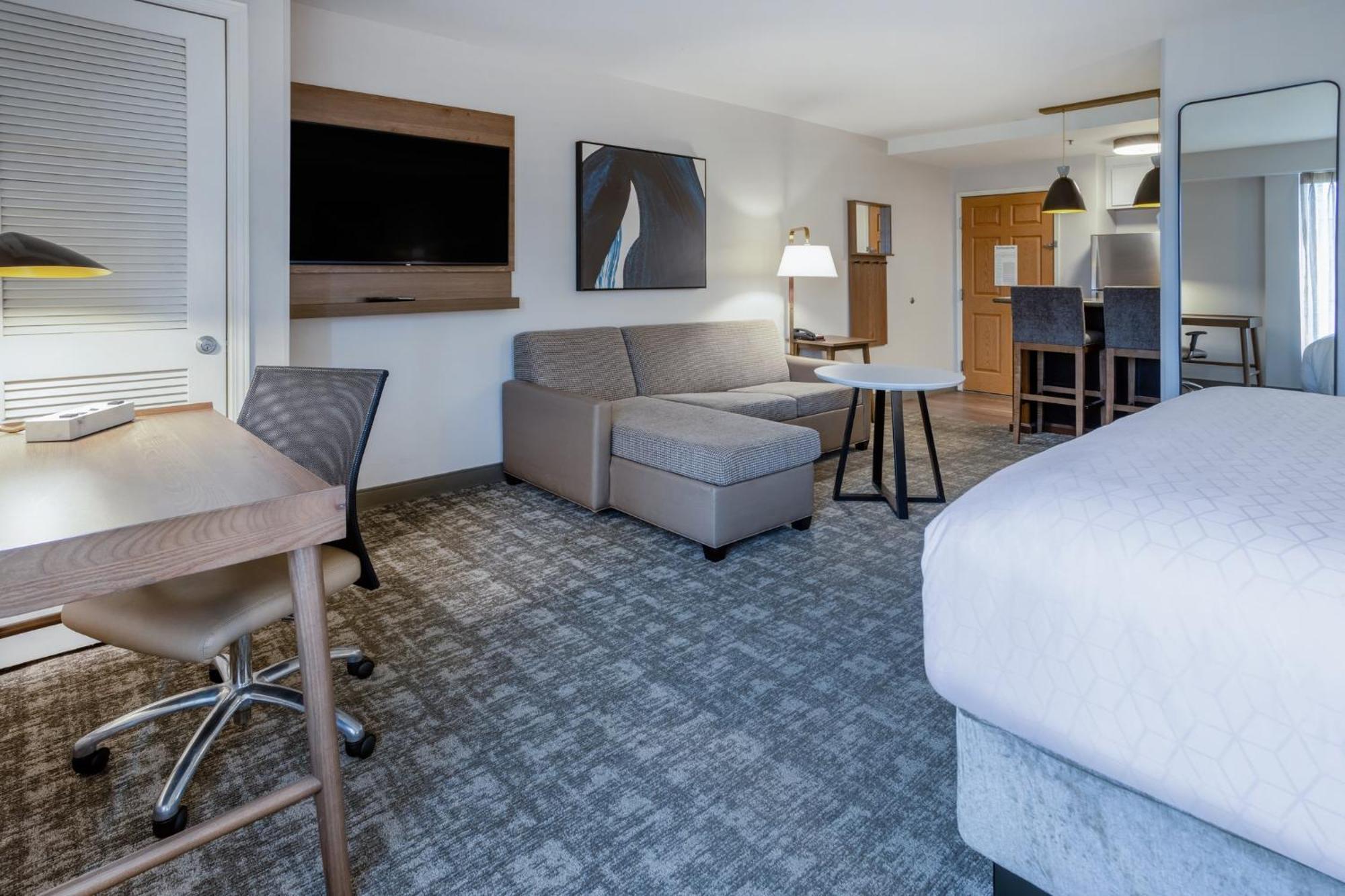 King Studio Suite