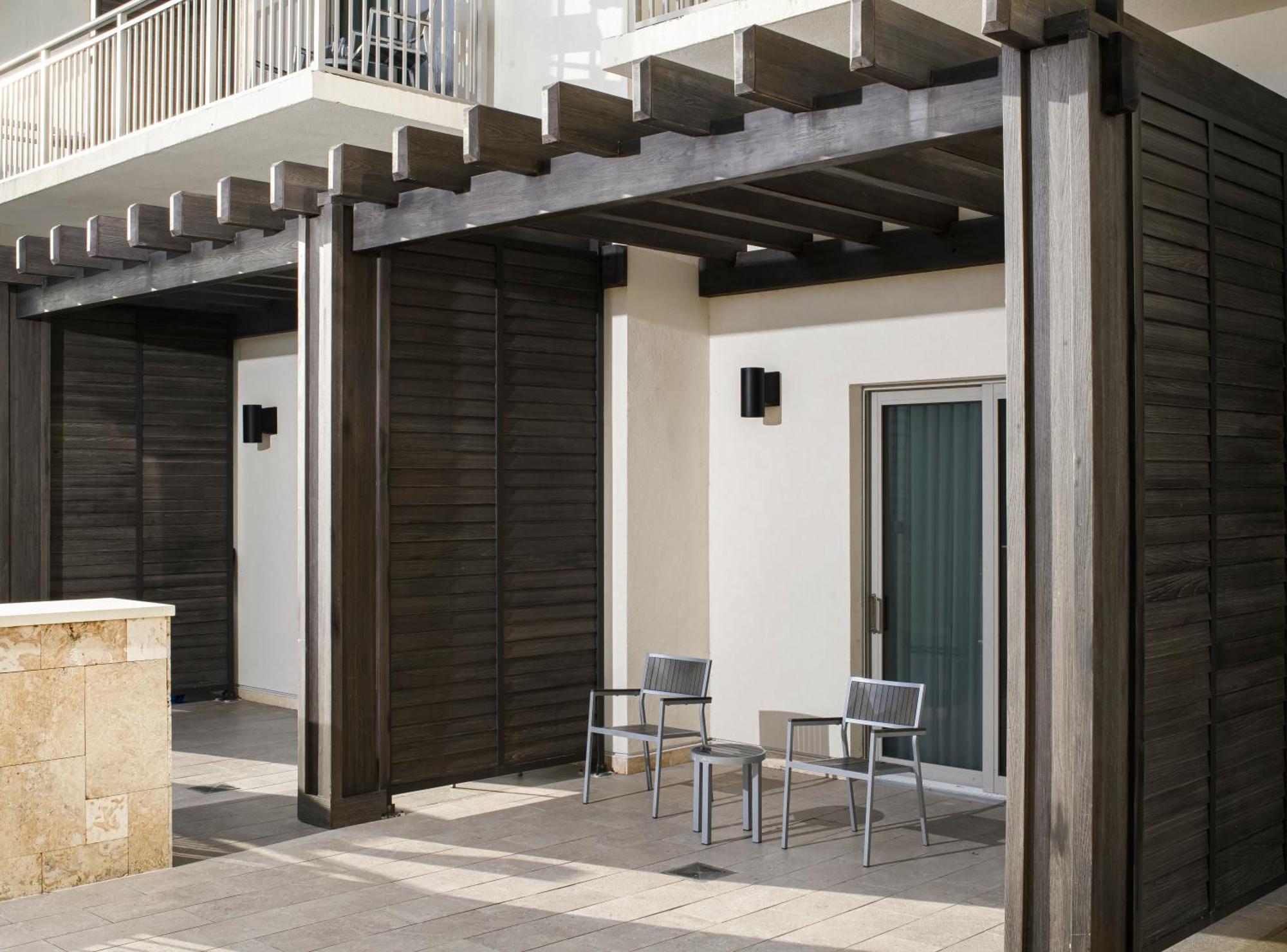 King Suite Patio