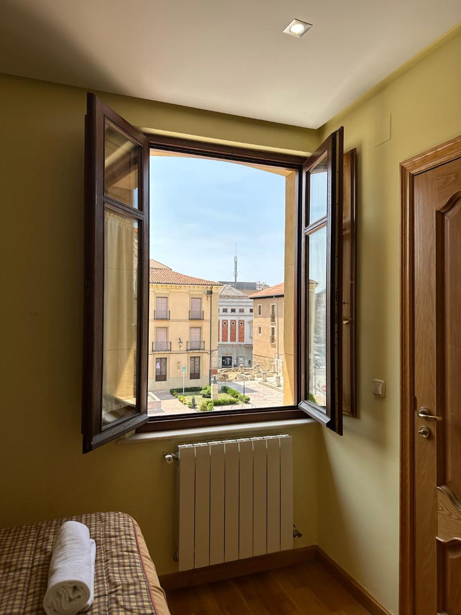 Standard Double or Twin Room,1556725003:JPEG