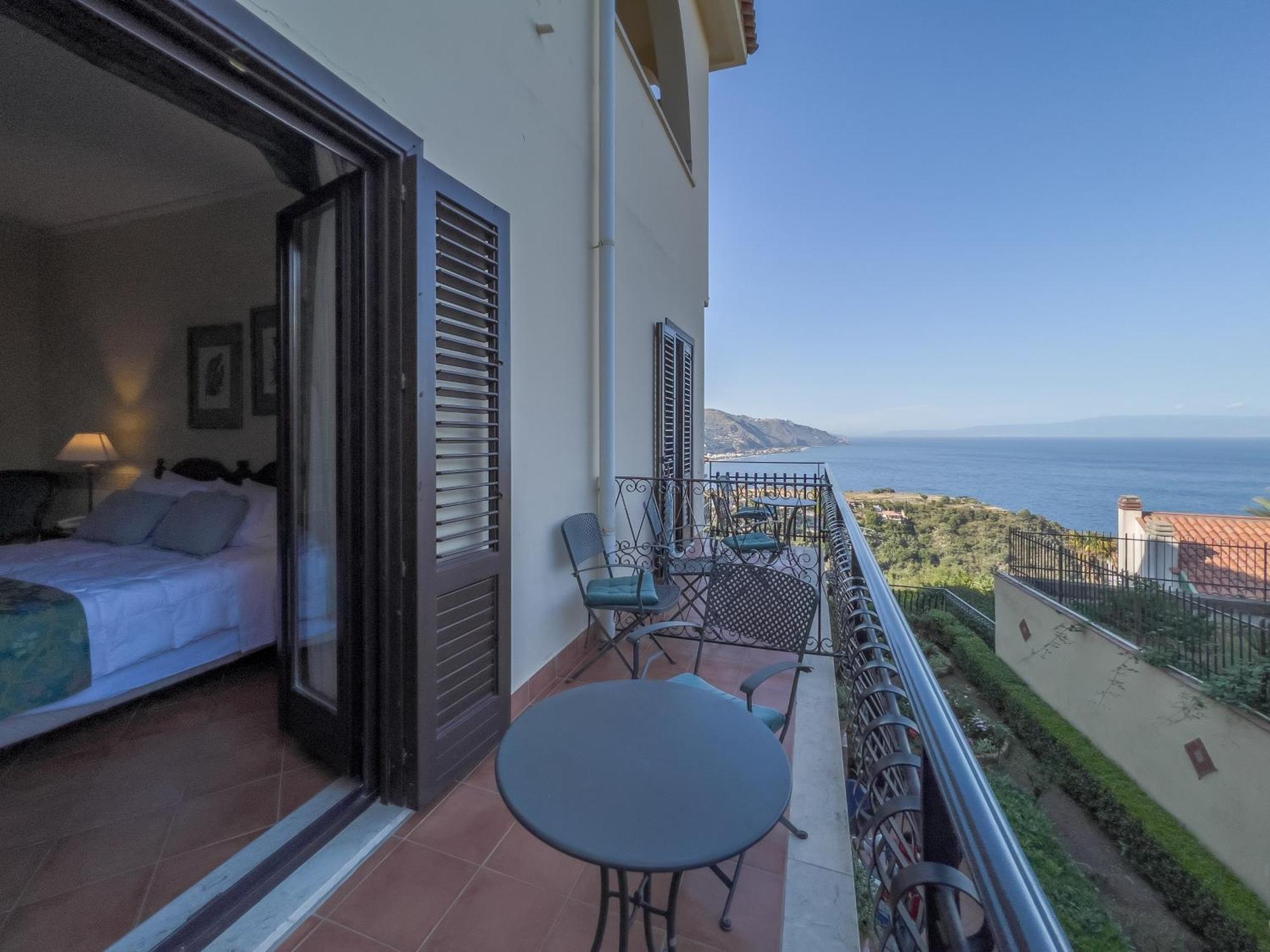 Triple Room Balcony Side Sea View,1556755921:JPEG
