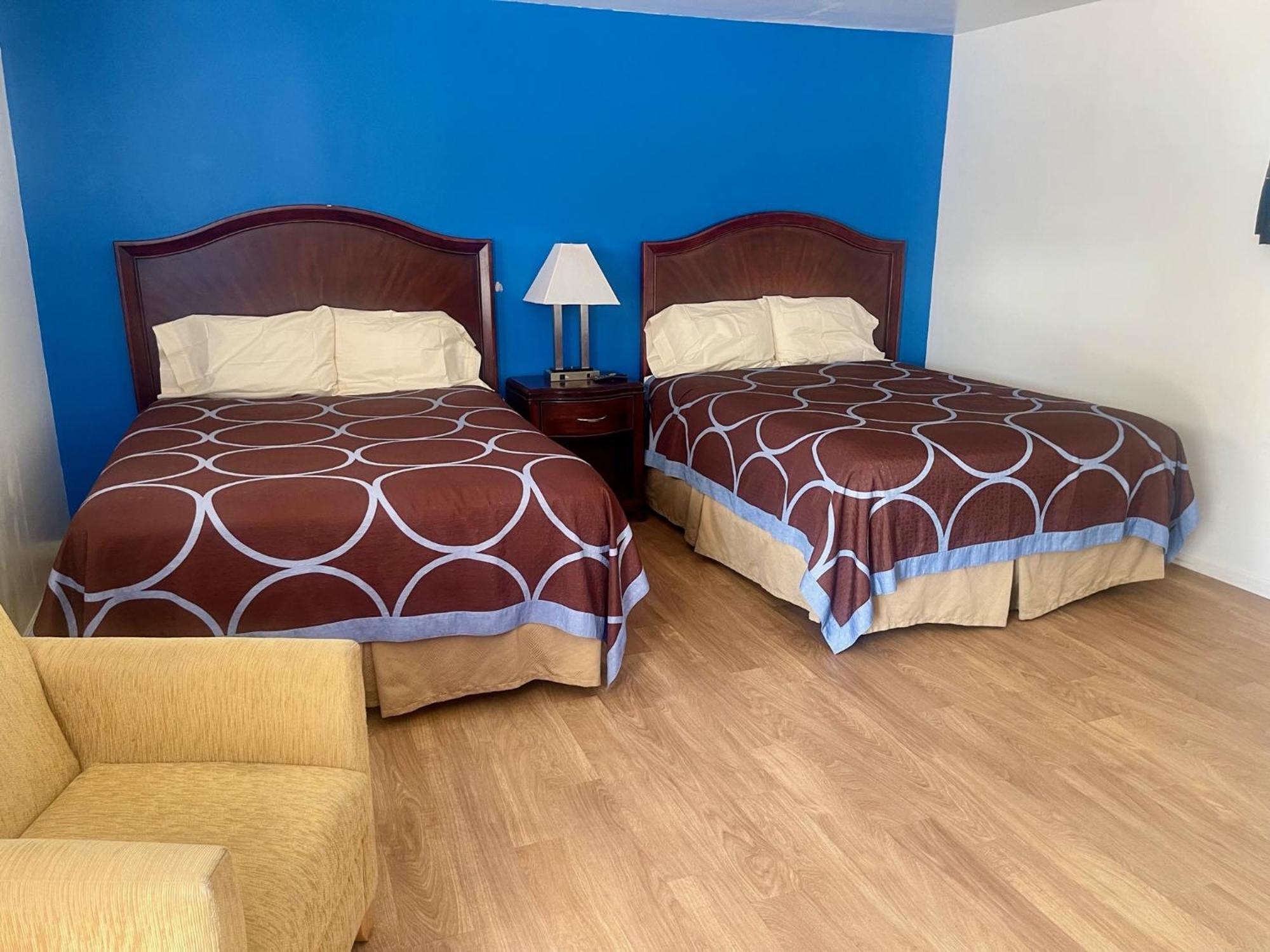 Double Room with Two Double Beds - Smoking