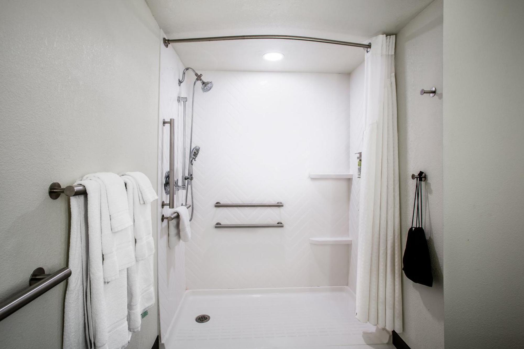 Standard Queen Room with Two Queen Beds and Mobility Accessible Roll-In Shower