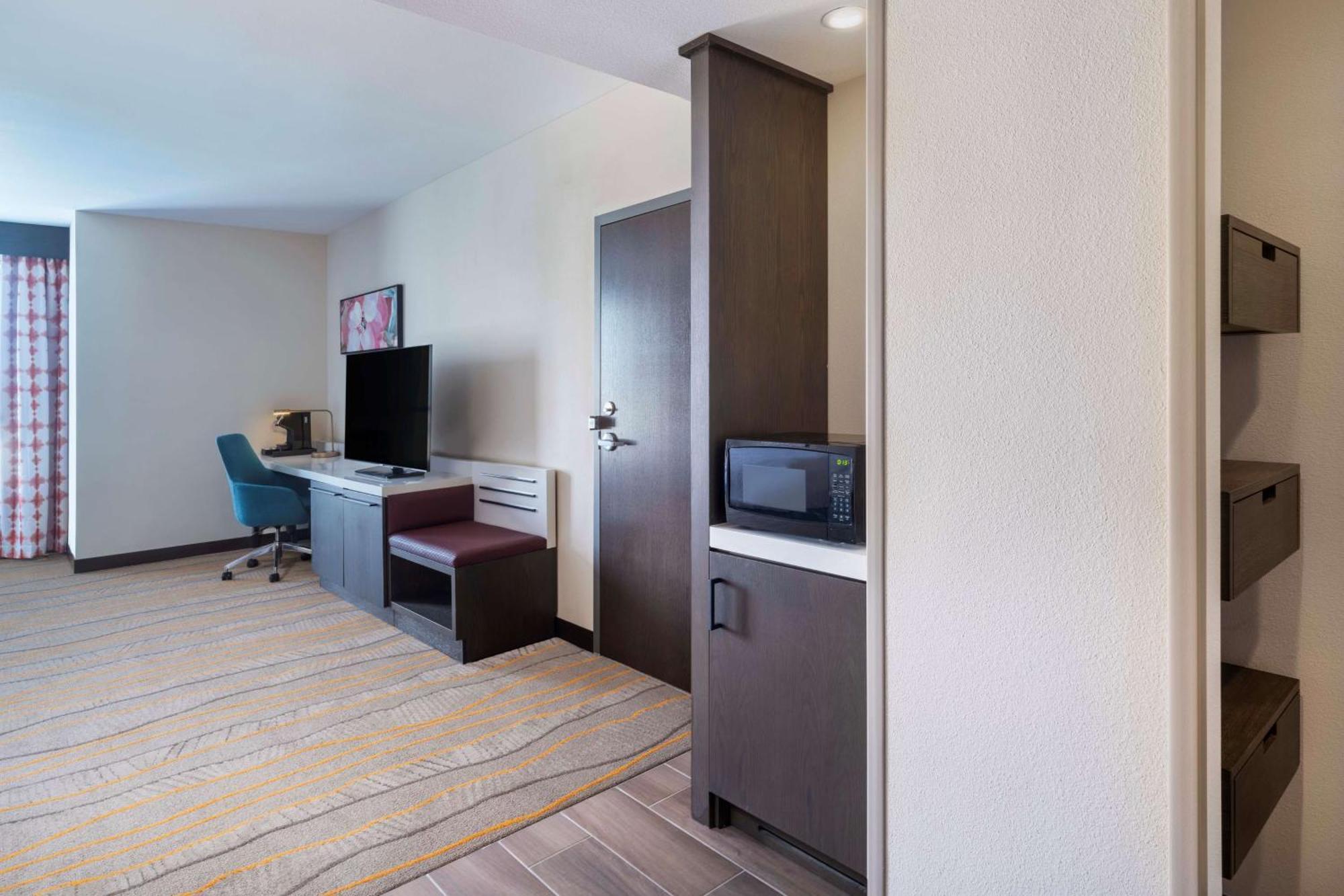 Queen Room Two Queen Beds Mobility Access