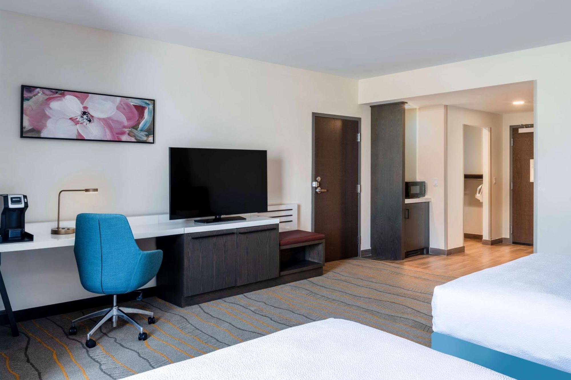 Queen Room Two Queen Beds Mobility Access