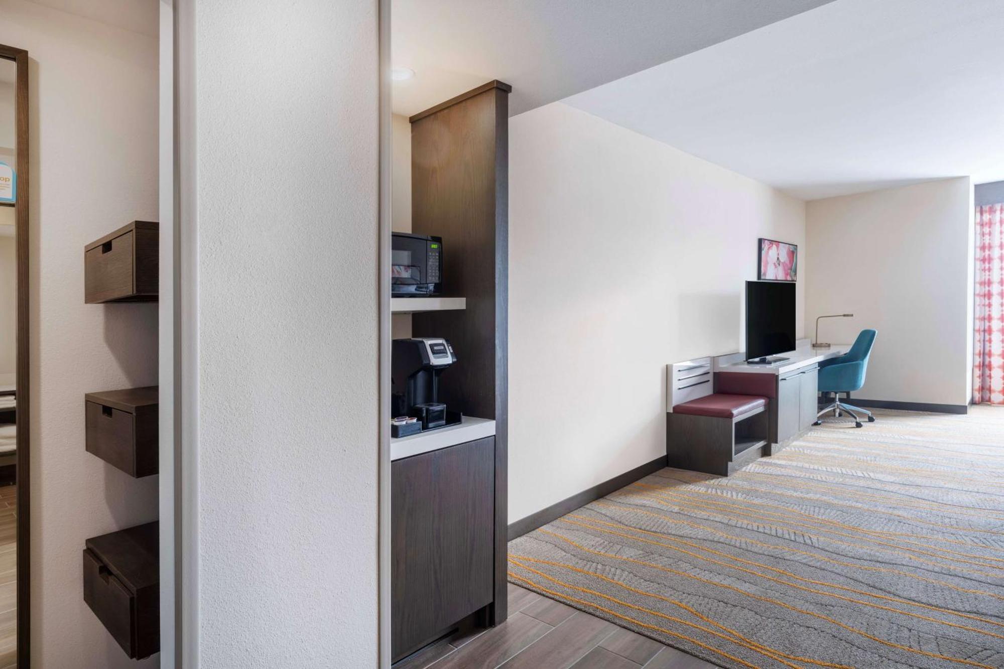 Junior King Suite
