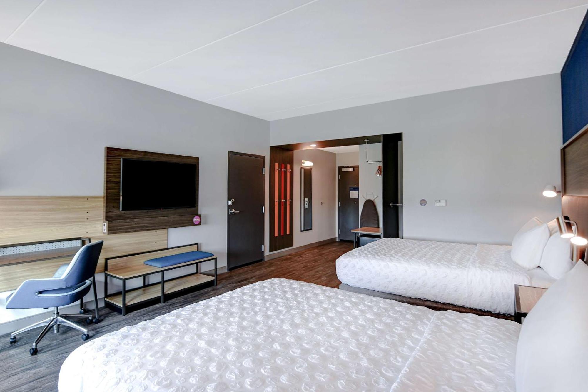 Queen Room Two Queen Beds
