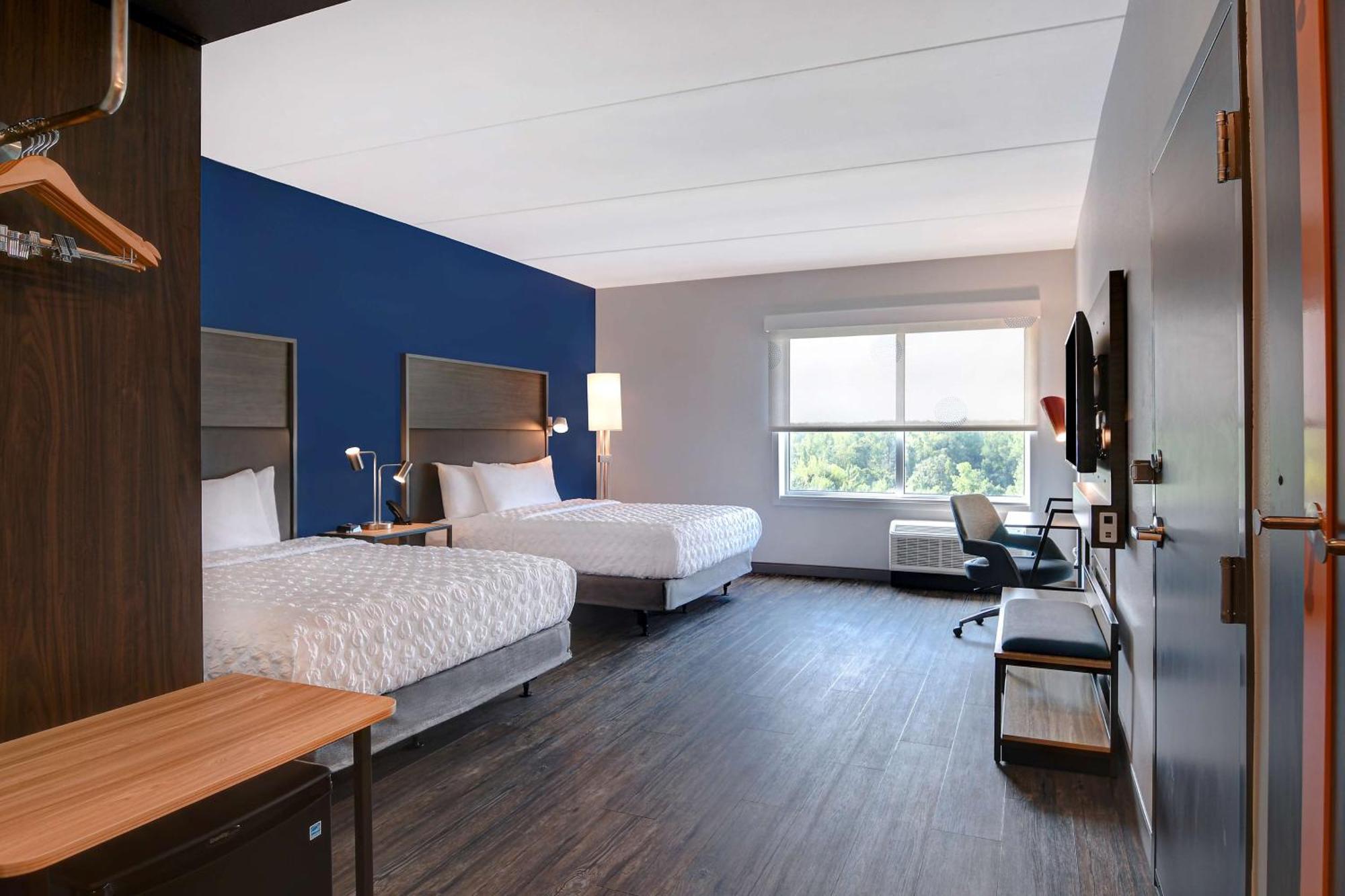 Queen Room Two Queen Beds Hearing Access
