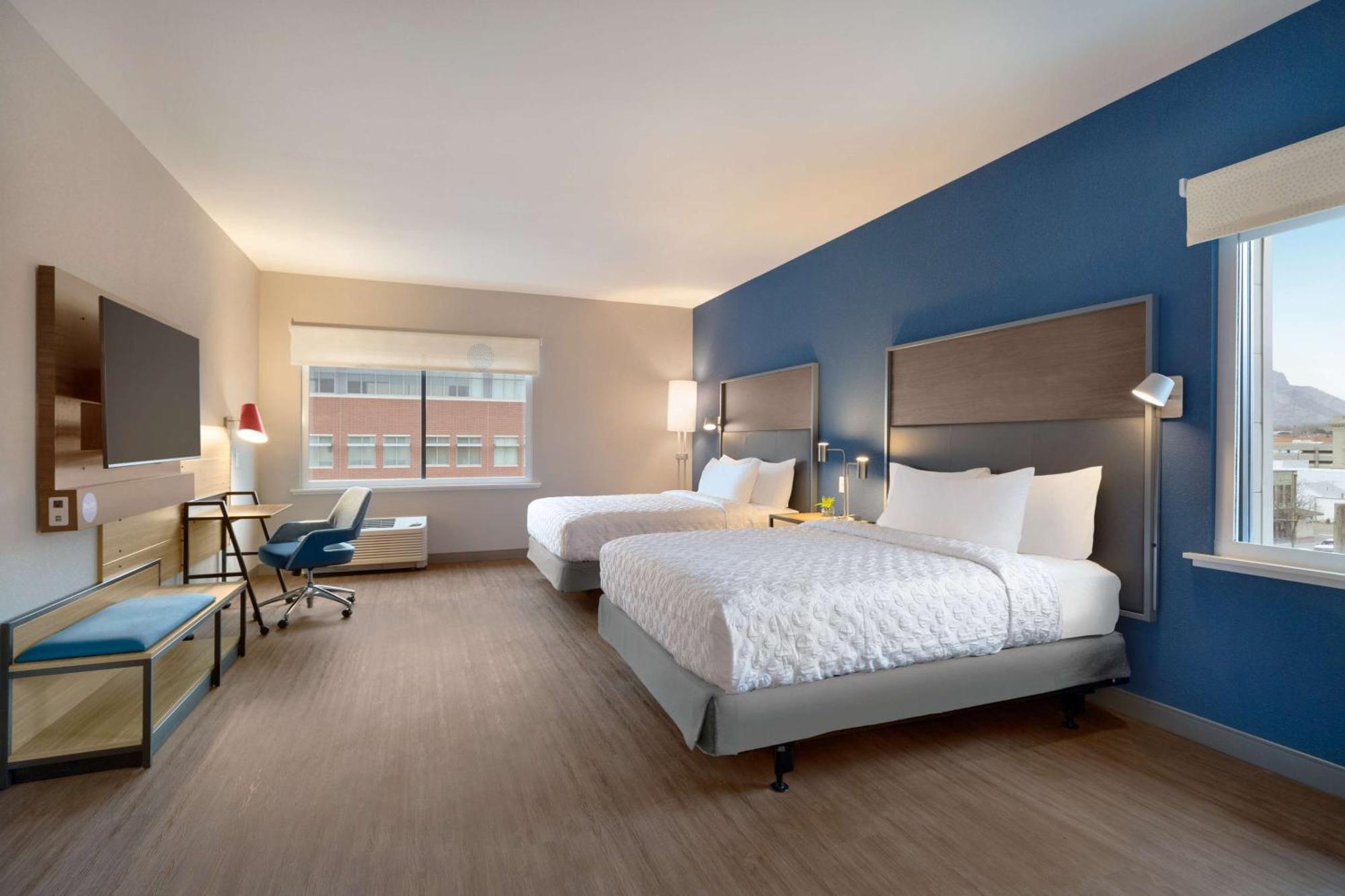 Queen Room Two Queen Beds Mobility Hearing Access