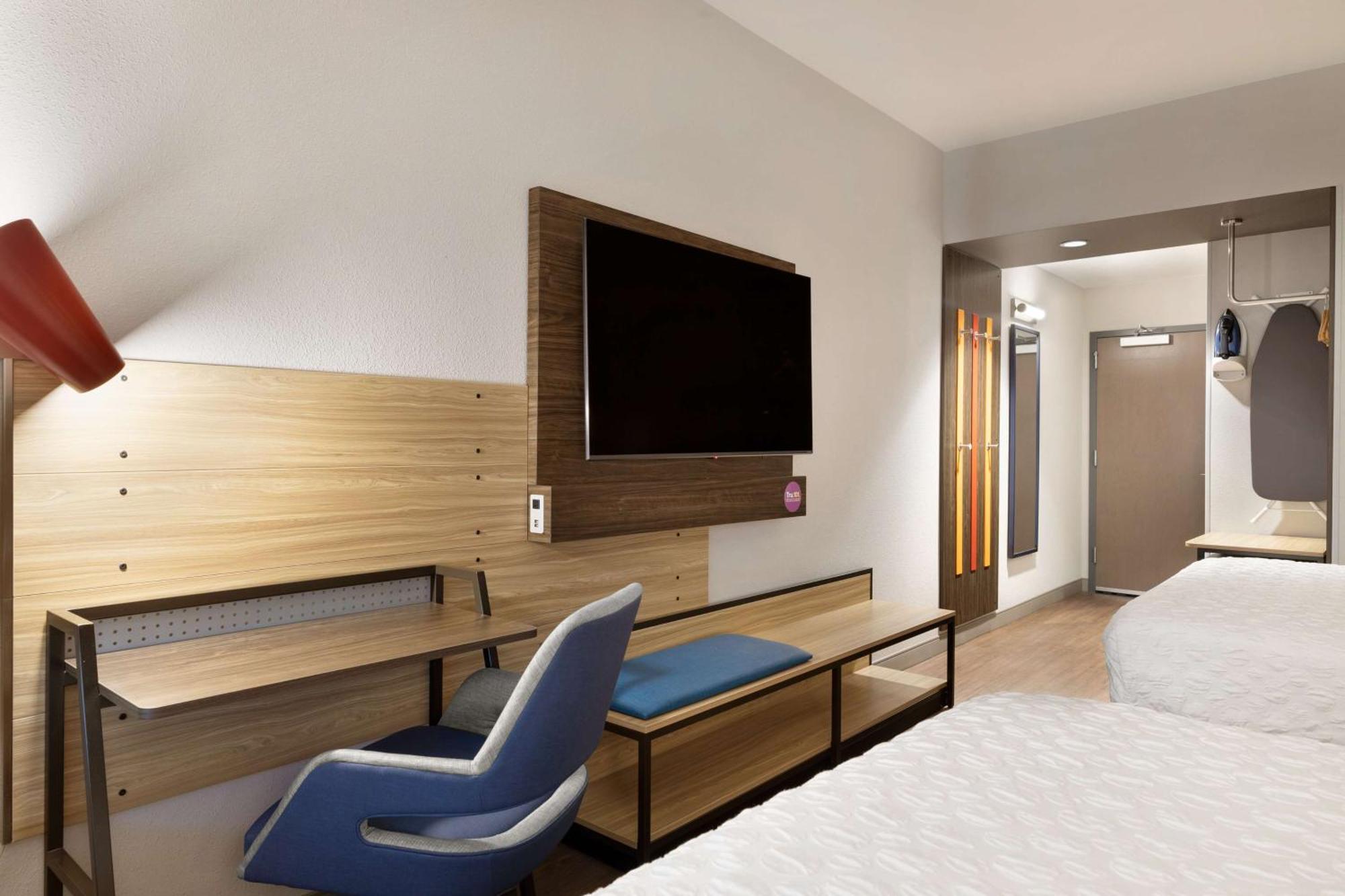 Queen Room Two Queen Beds