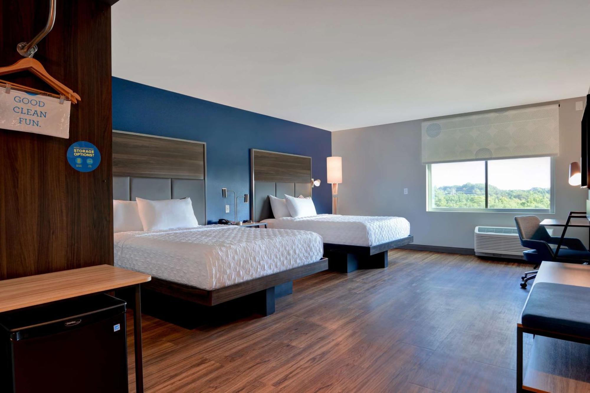 Queen Room Two Queen Beds Roll Shower Mobility Hearing Access