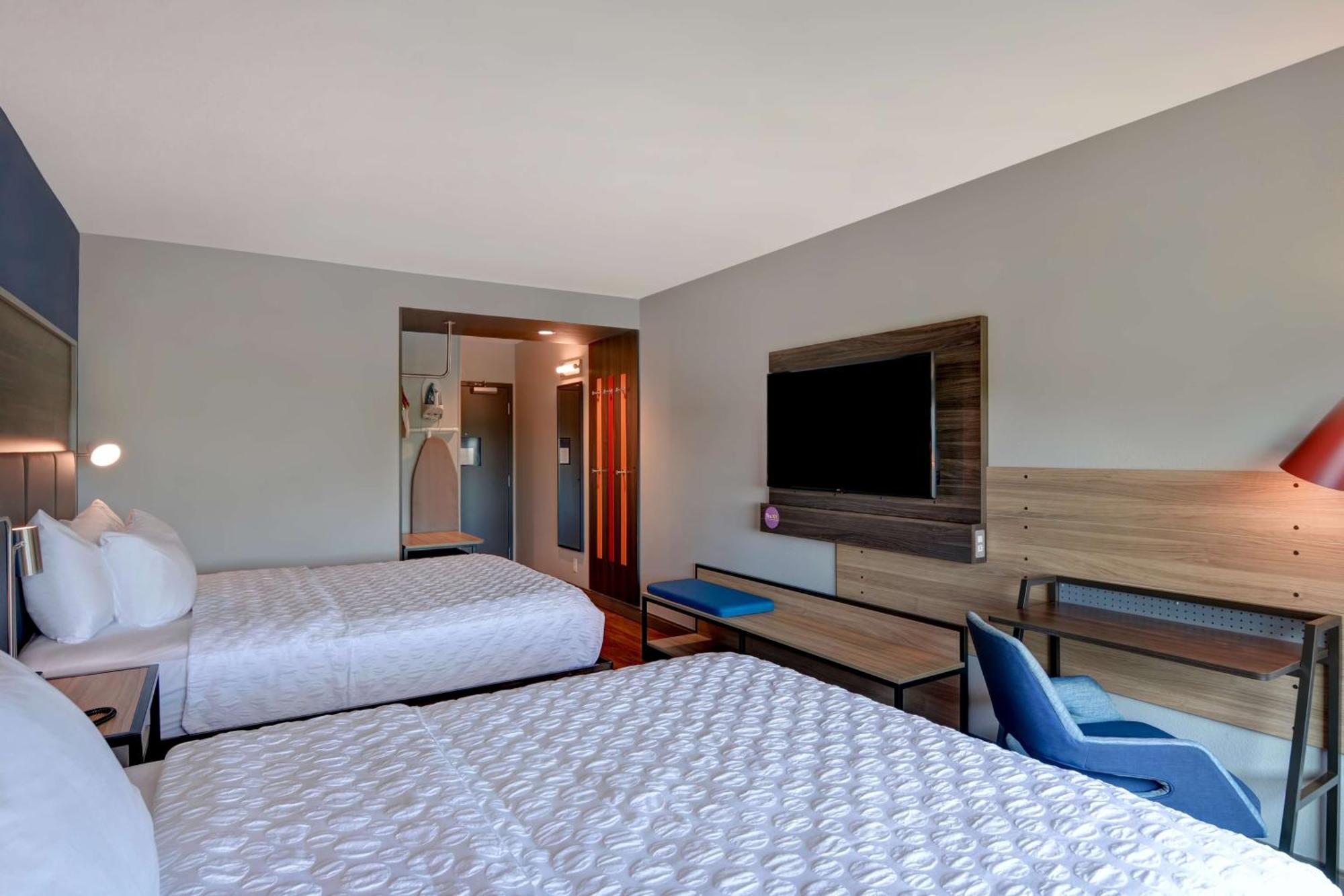 Queen Room Two Queen Beds