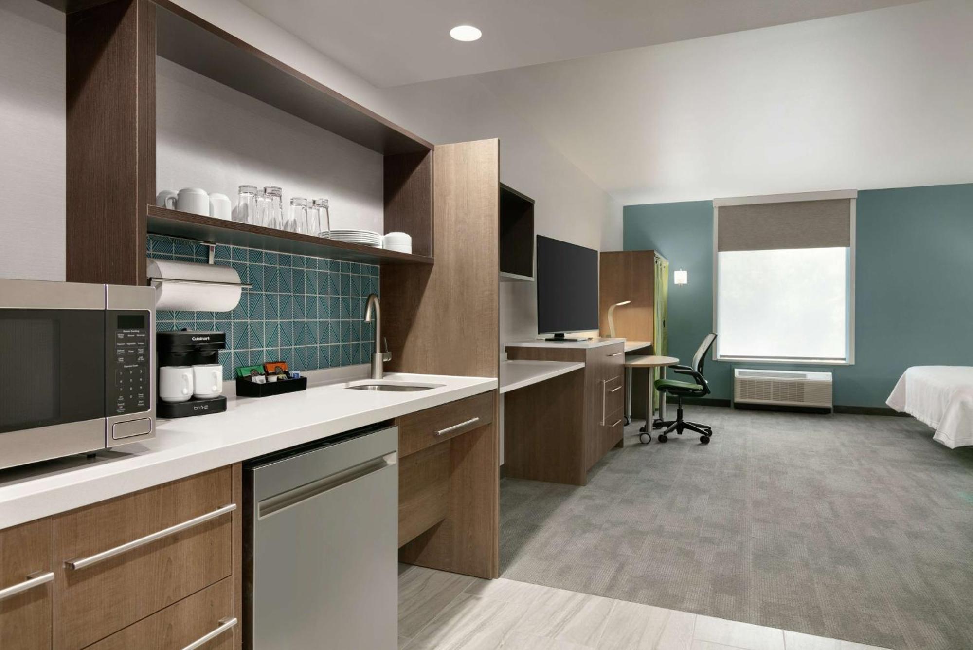 King Studio Suite Mobility Access or Non-Smoking