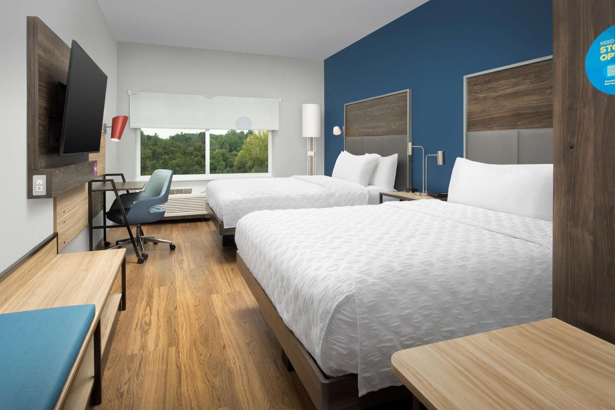 Queen Room Two Queen Beds