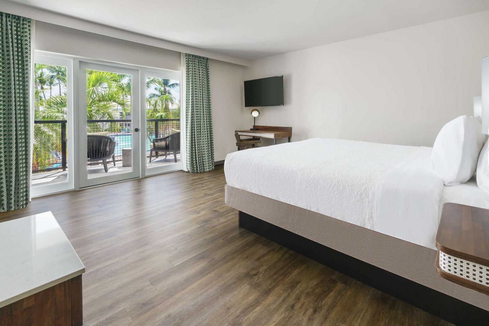 King Room Pool View