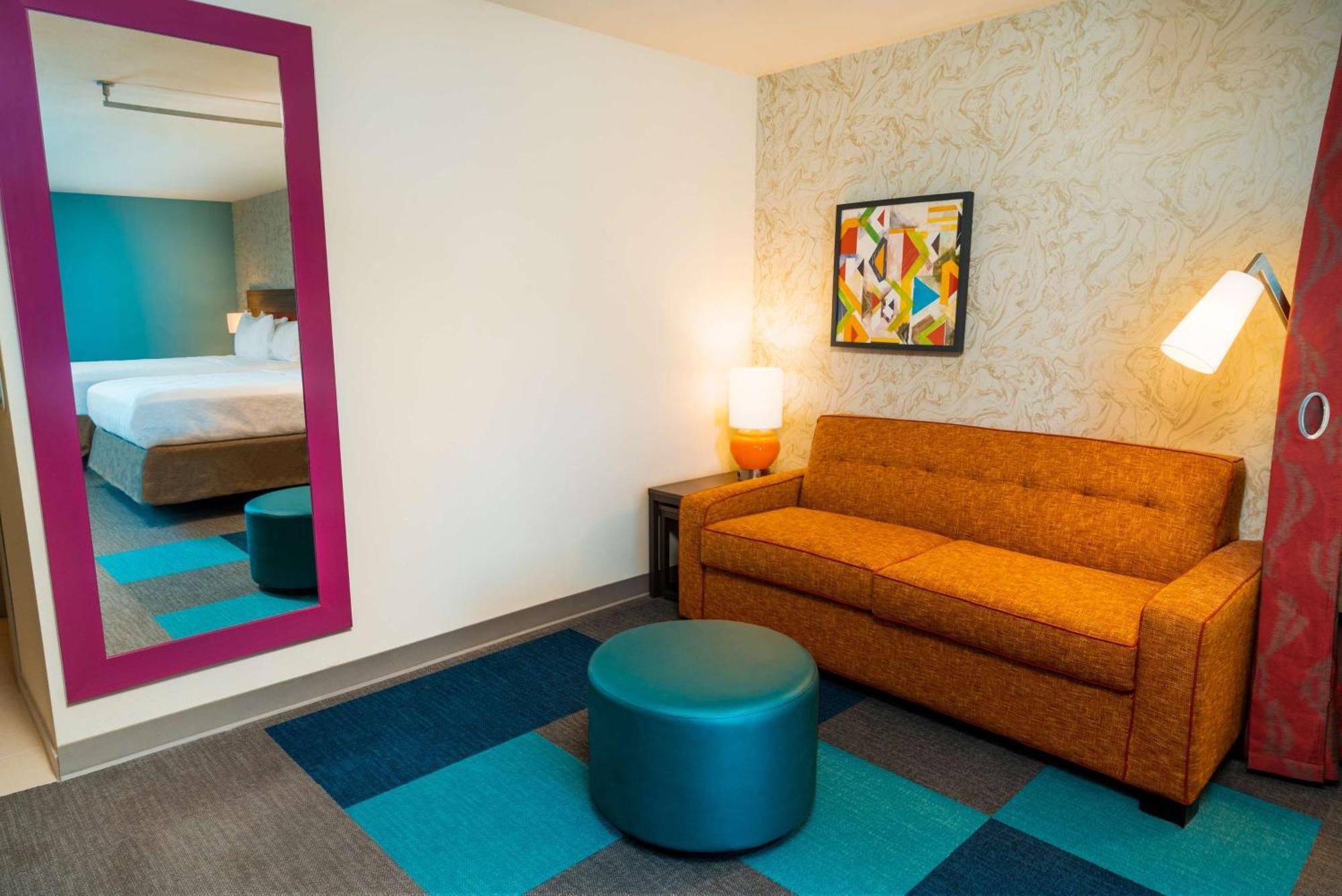 King Studio Suite - Mobility Access/Non-Smoking