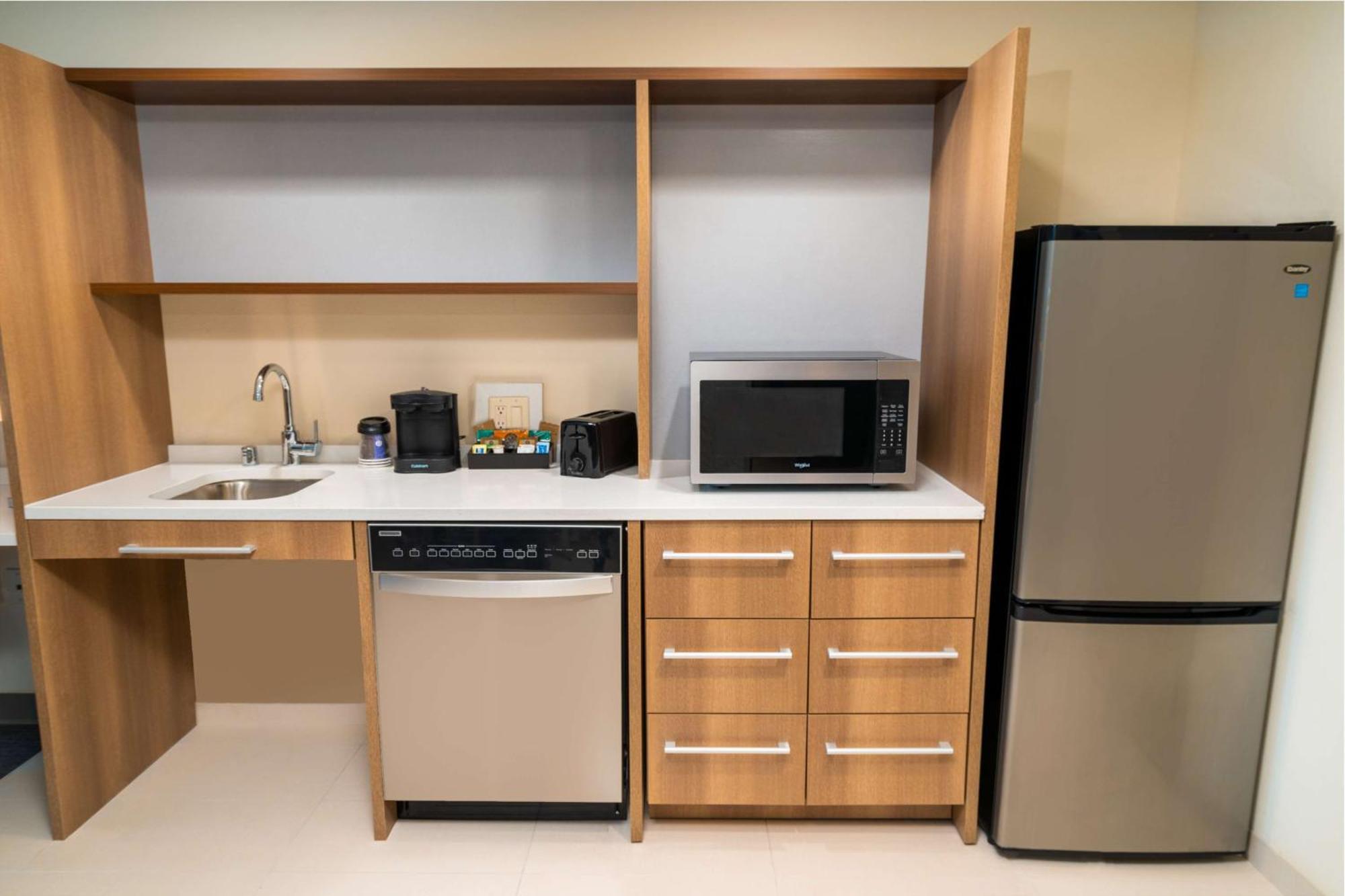King Studio Suite Mobility Access or Non-Smoking