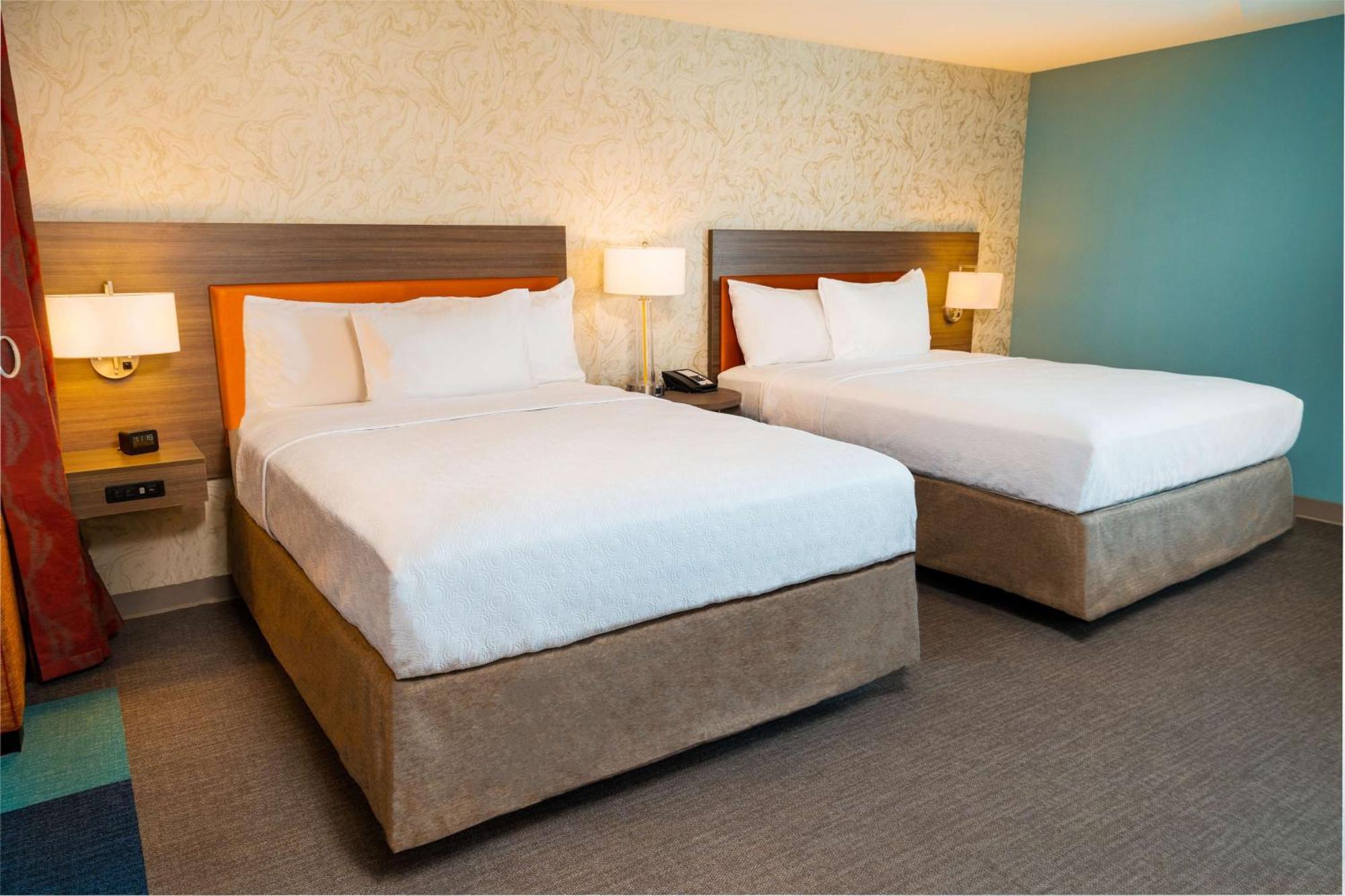 Queen Studio Two Queen Beds Non-Smoking