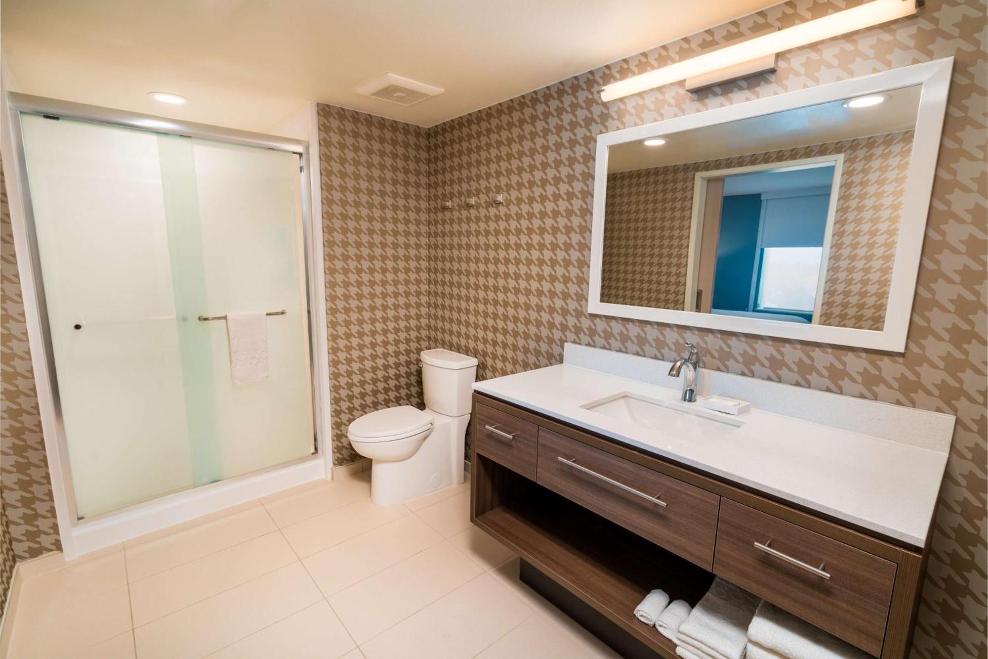 One-Bedroom King Suite Non-Smoking