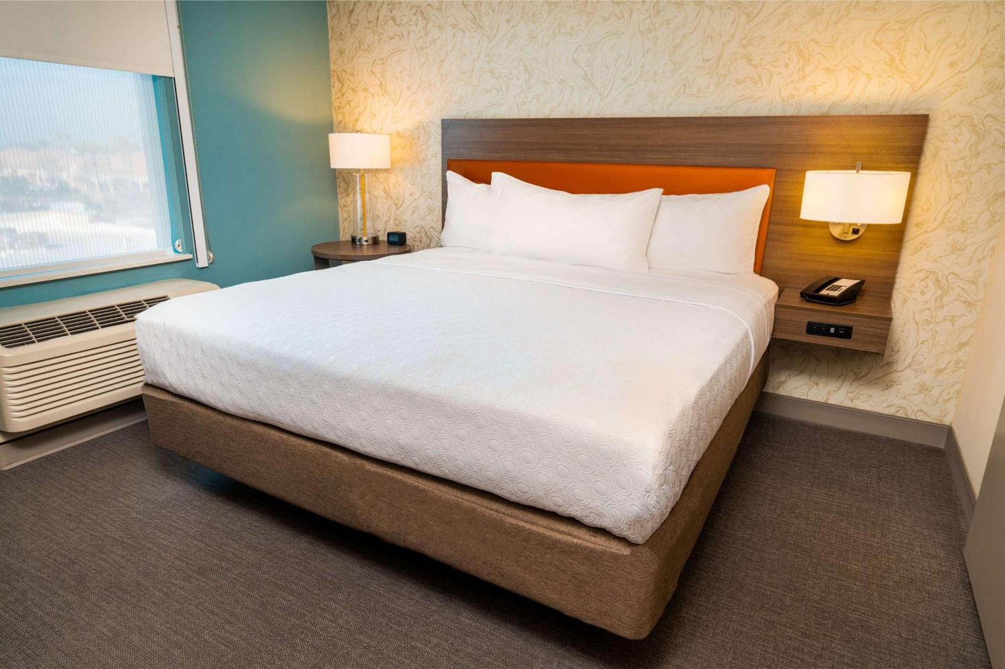 One-Bedroom King Suite Non-Smoking