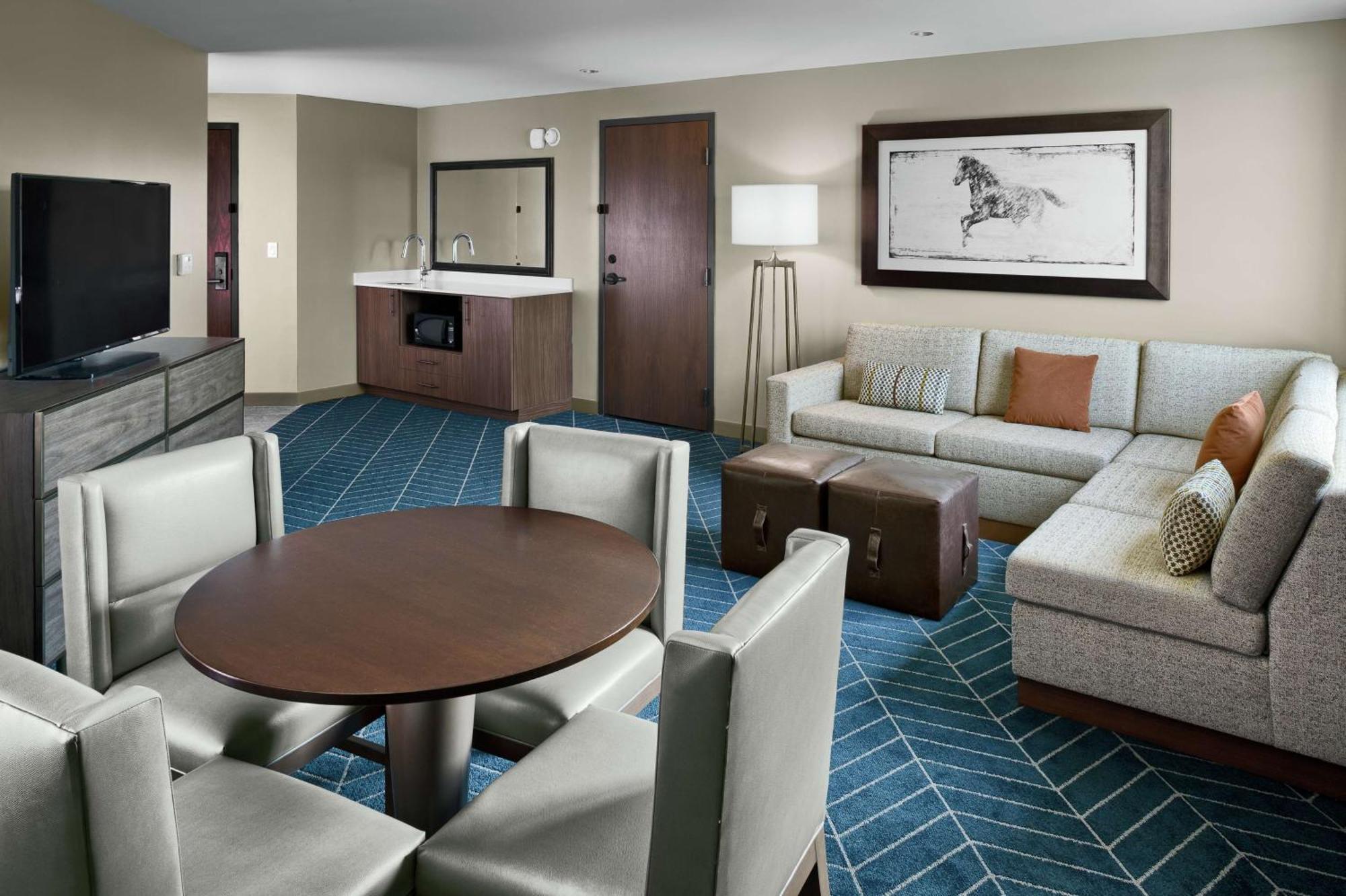 One-Bedroom King Suite,1557115198:JPEG