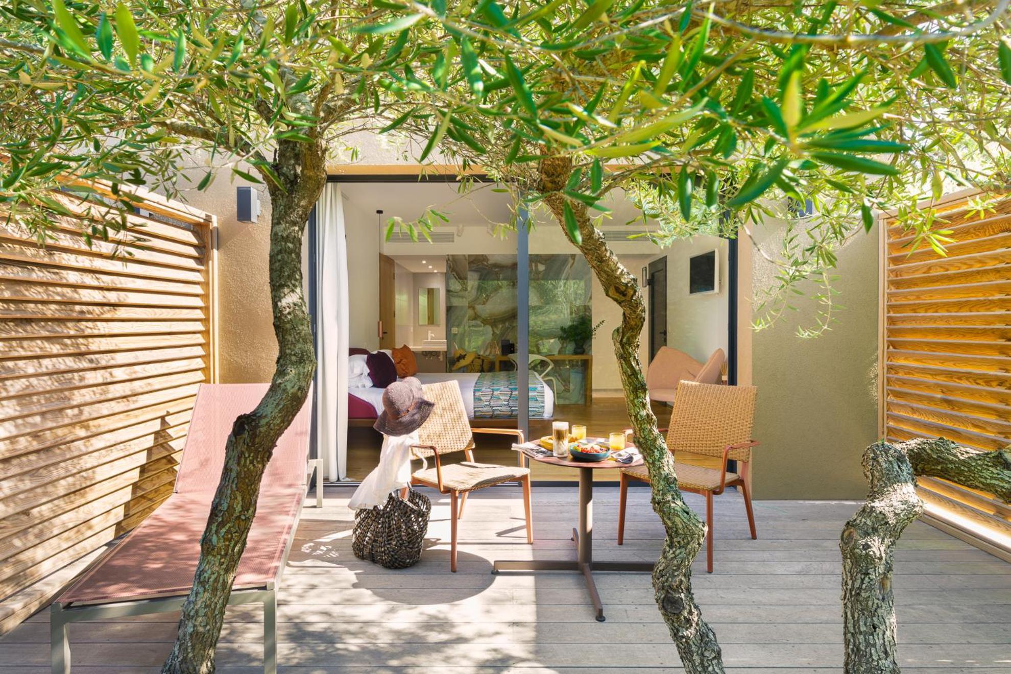 Deluxe Double Room Garden View