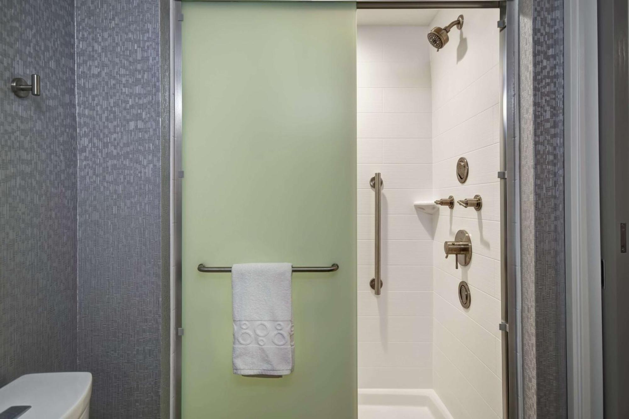 King Studio Suite Non-Smoking