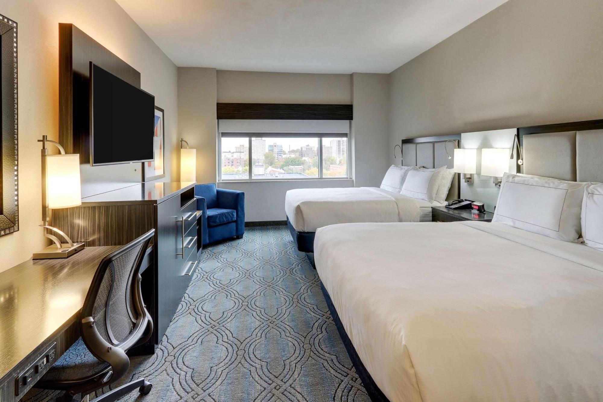 Queen Room Two Queen Beds Mobility Accessible