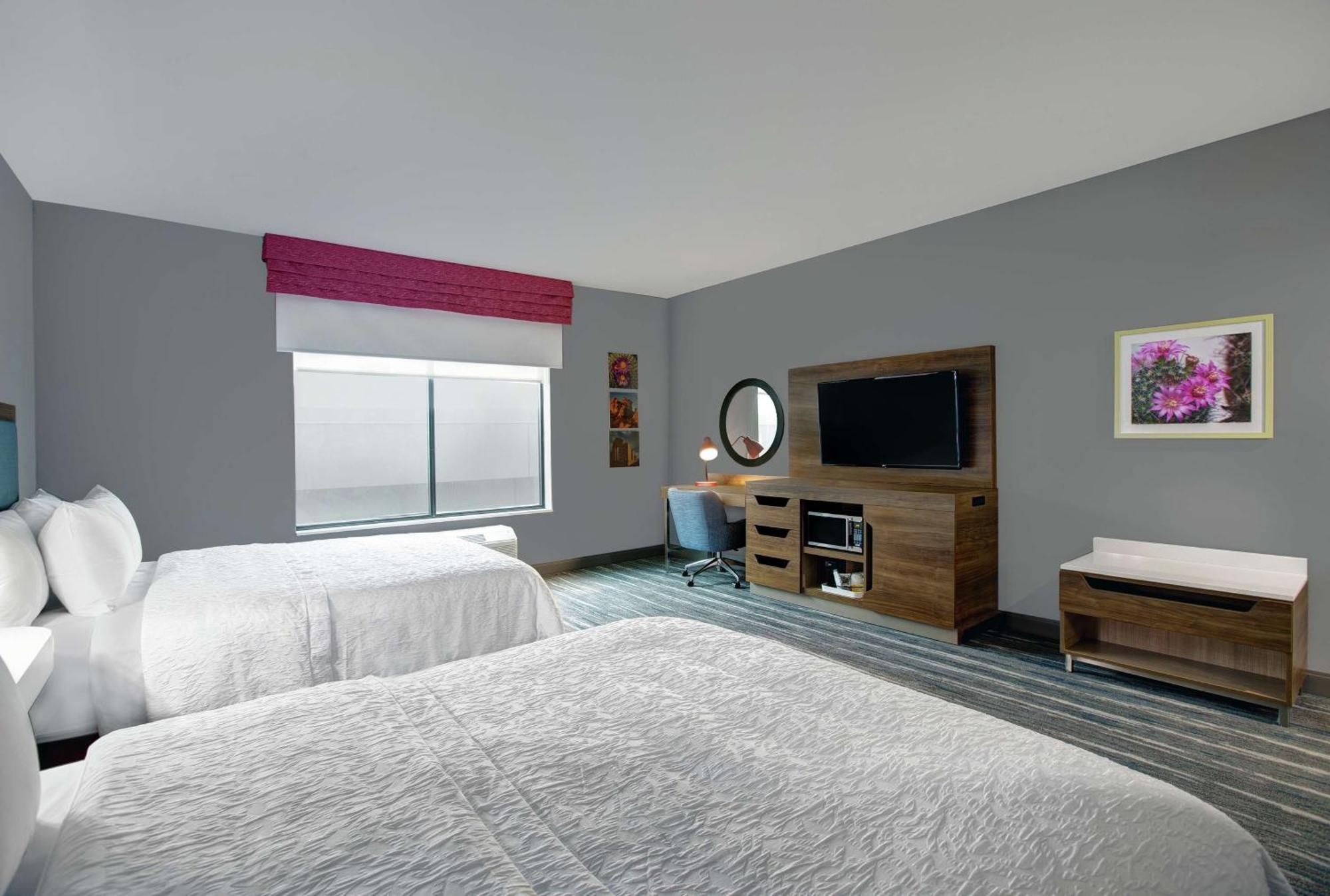 Queen Room Two Queen Beds Hearing Access or Non-Smoking