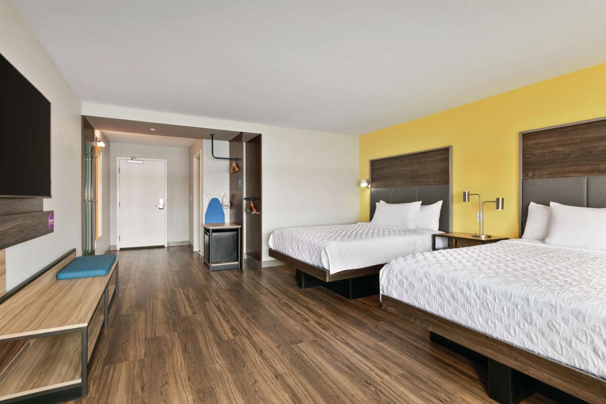 Queen Room with Two Queen Beds - Mobility Access